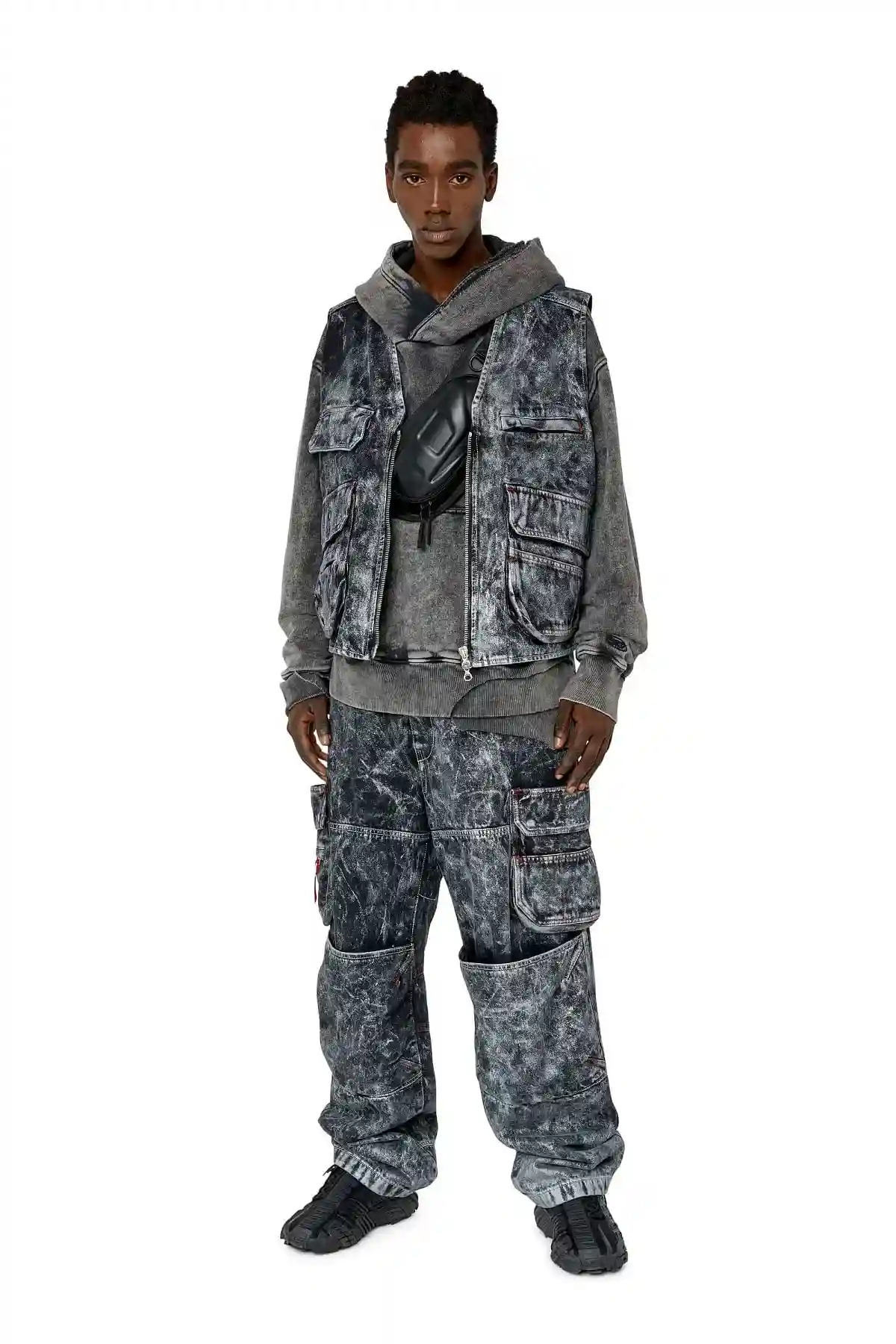 Black Utility vest in marbled-effect denim