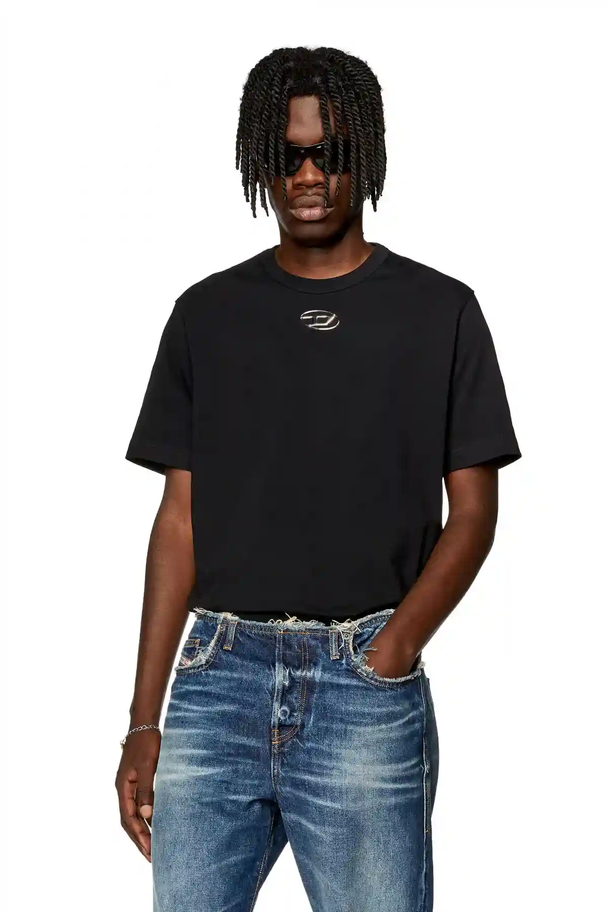 Black T-shirt with injection moulded logo