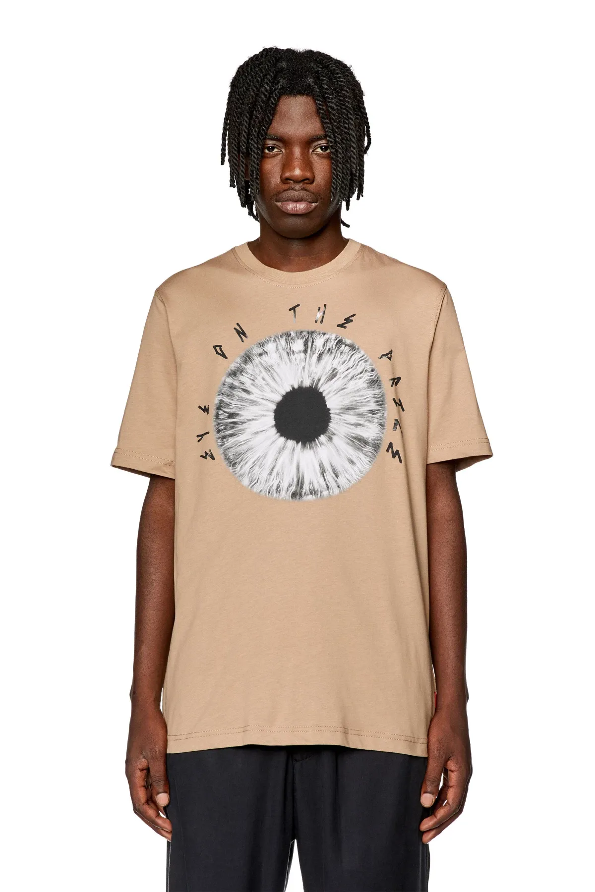 Beige T-shirt with Eye on the Prize print
