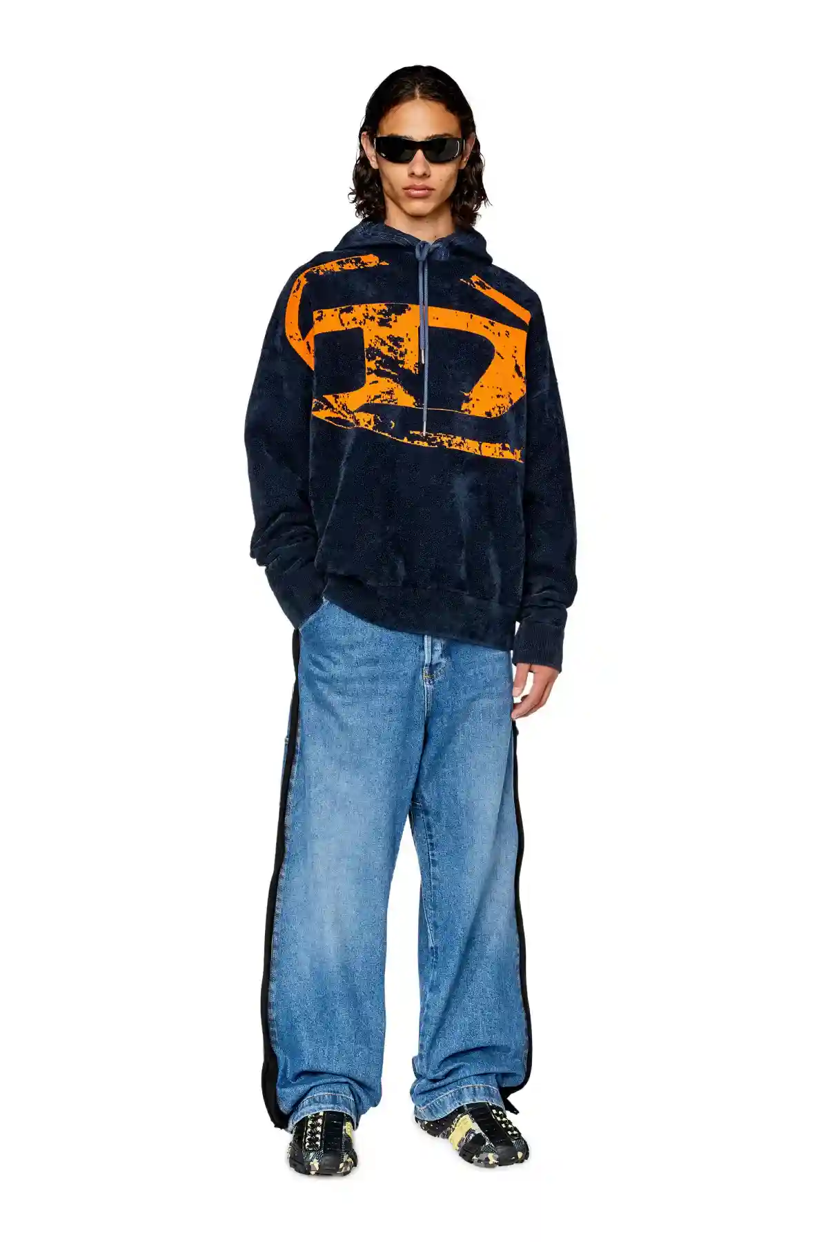Blue Sweatshirt with distressed oval D