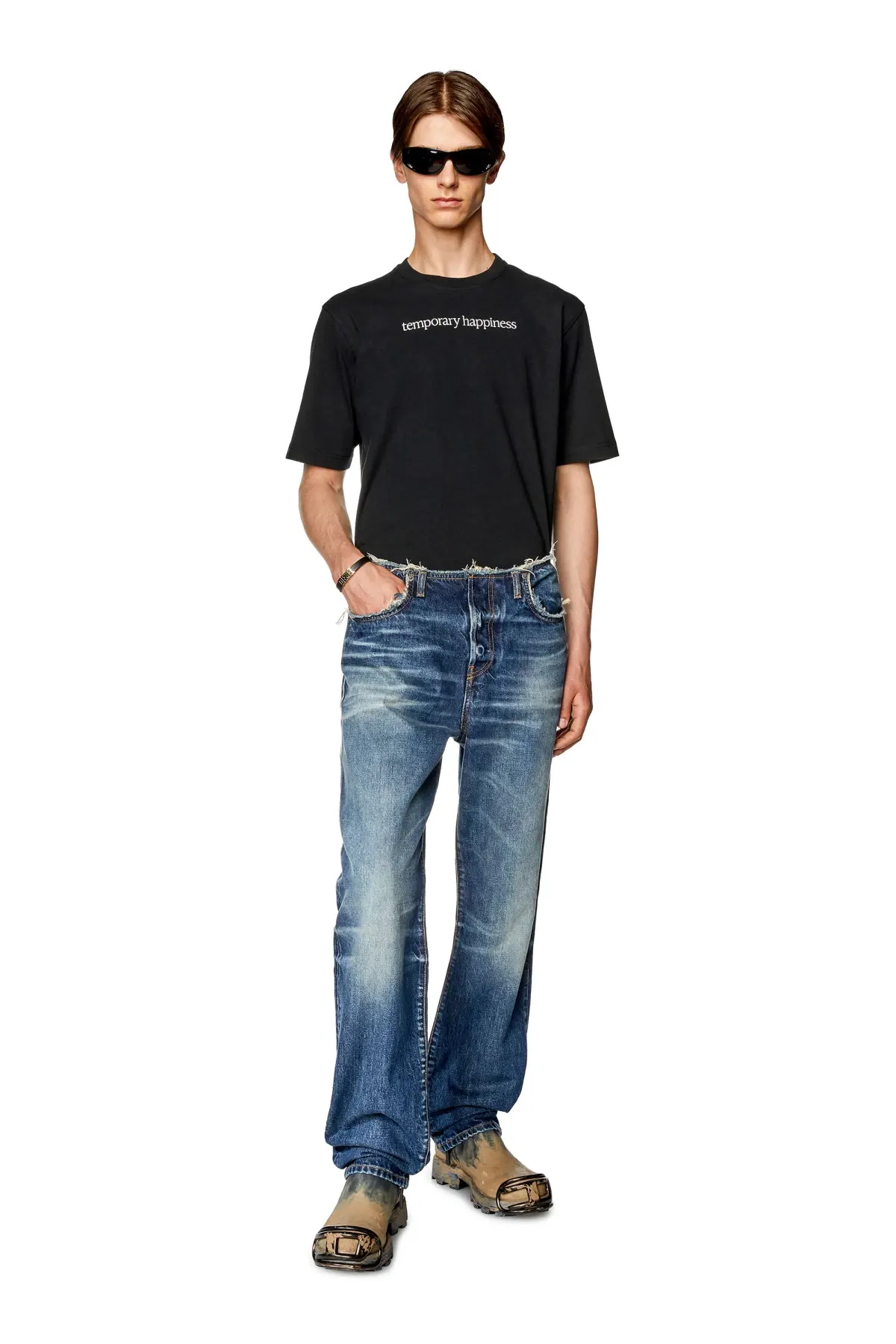 Black T-shirt with front embroidery