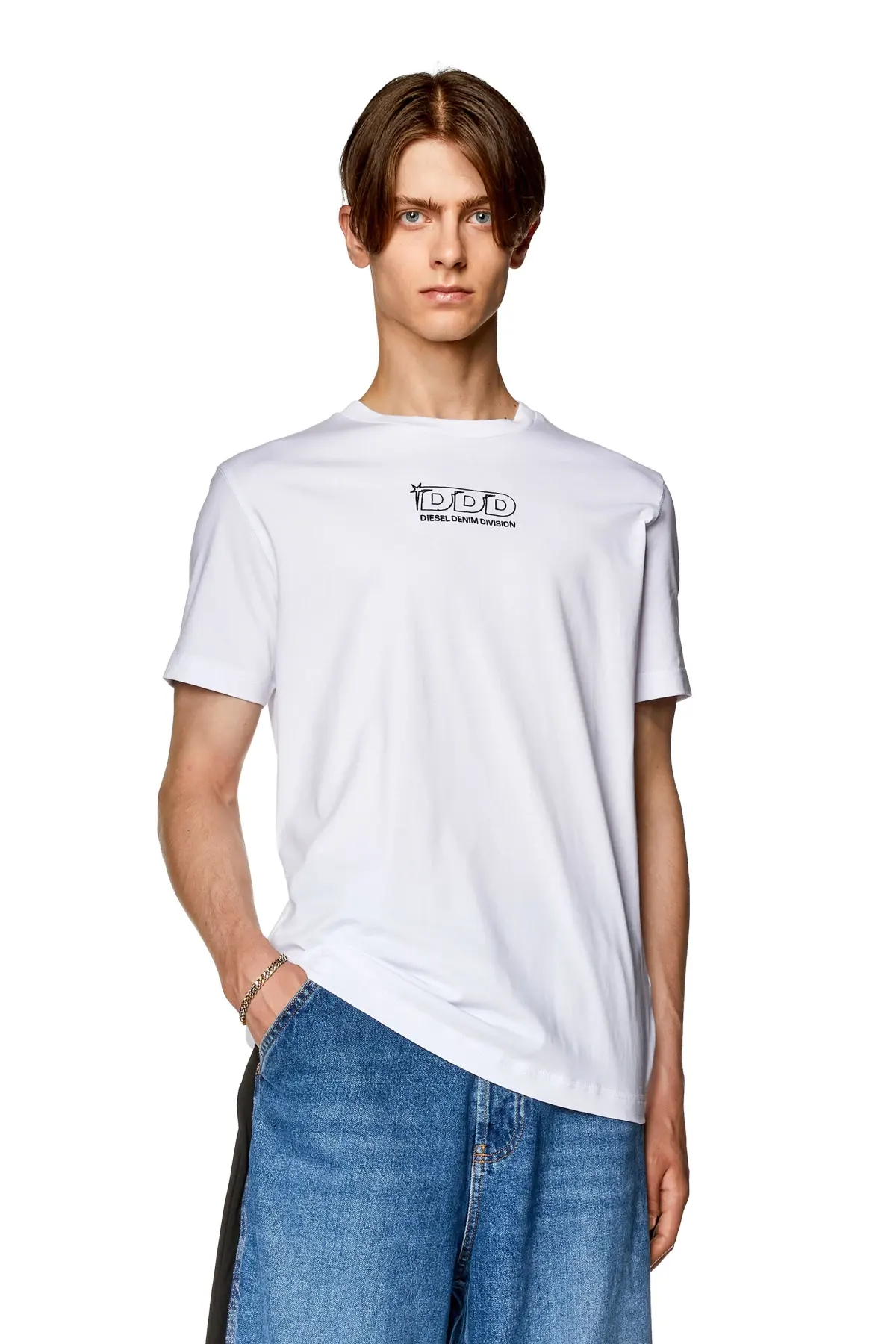 White T-shirt with embroidered DDD logo