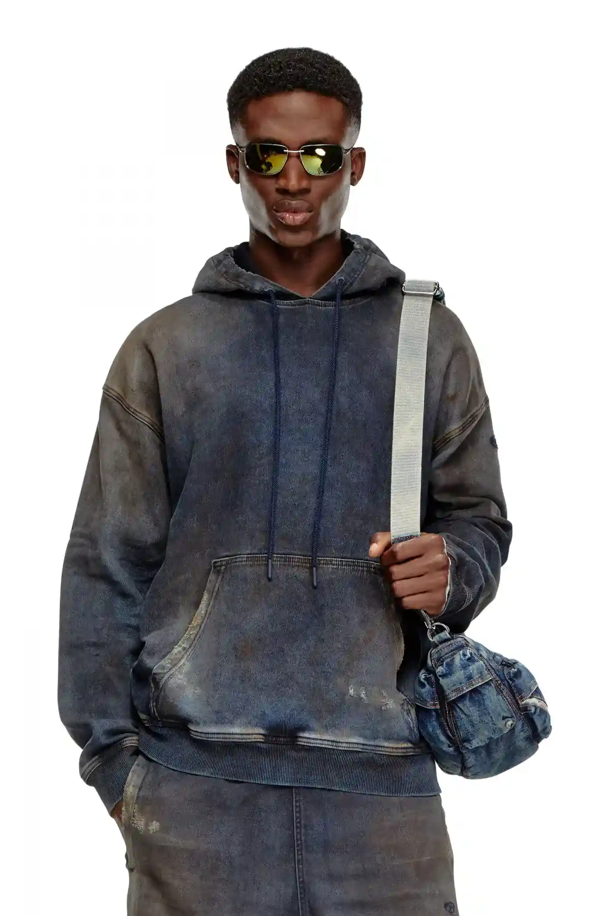 Blue Sweatshirt in distressed Track Denim