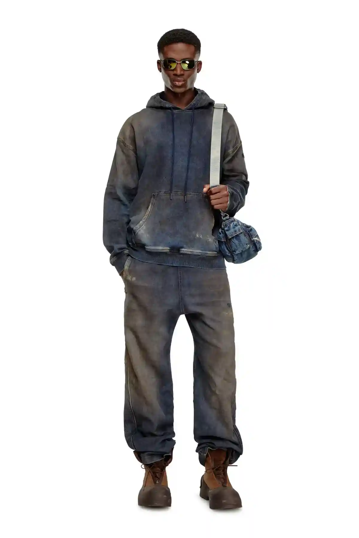 Blue Sweatshirt in distressed Track Denim
