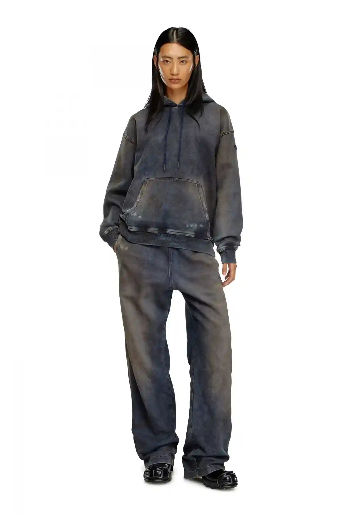 Blue Sweatshirt in distressed Track Denim