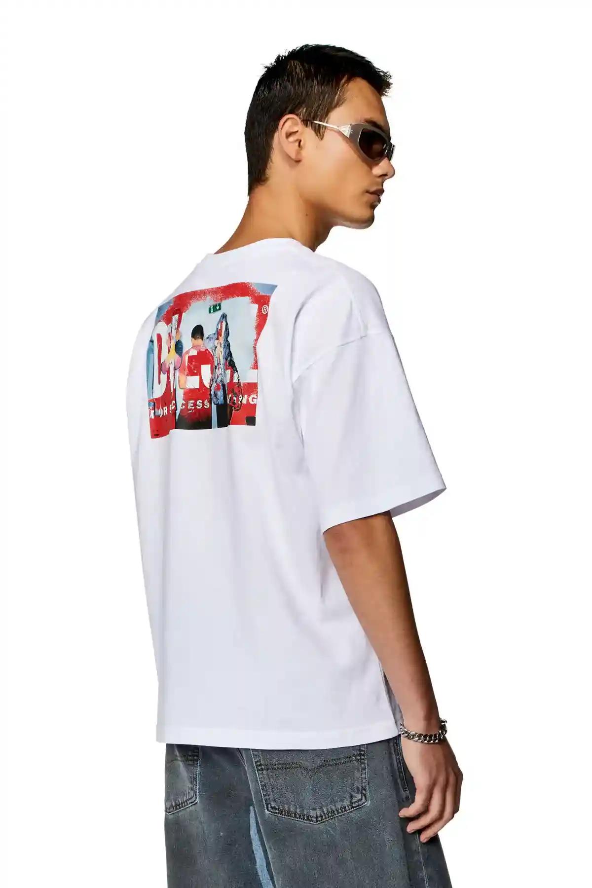 White T-shirt with photo print logo