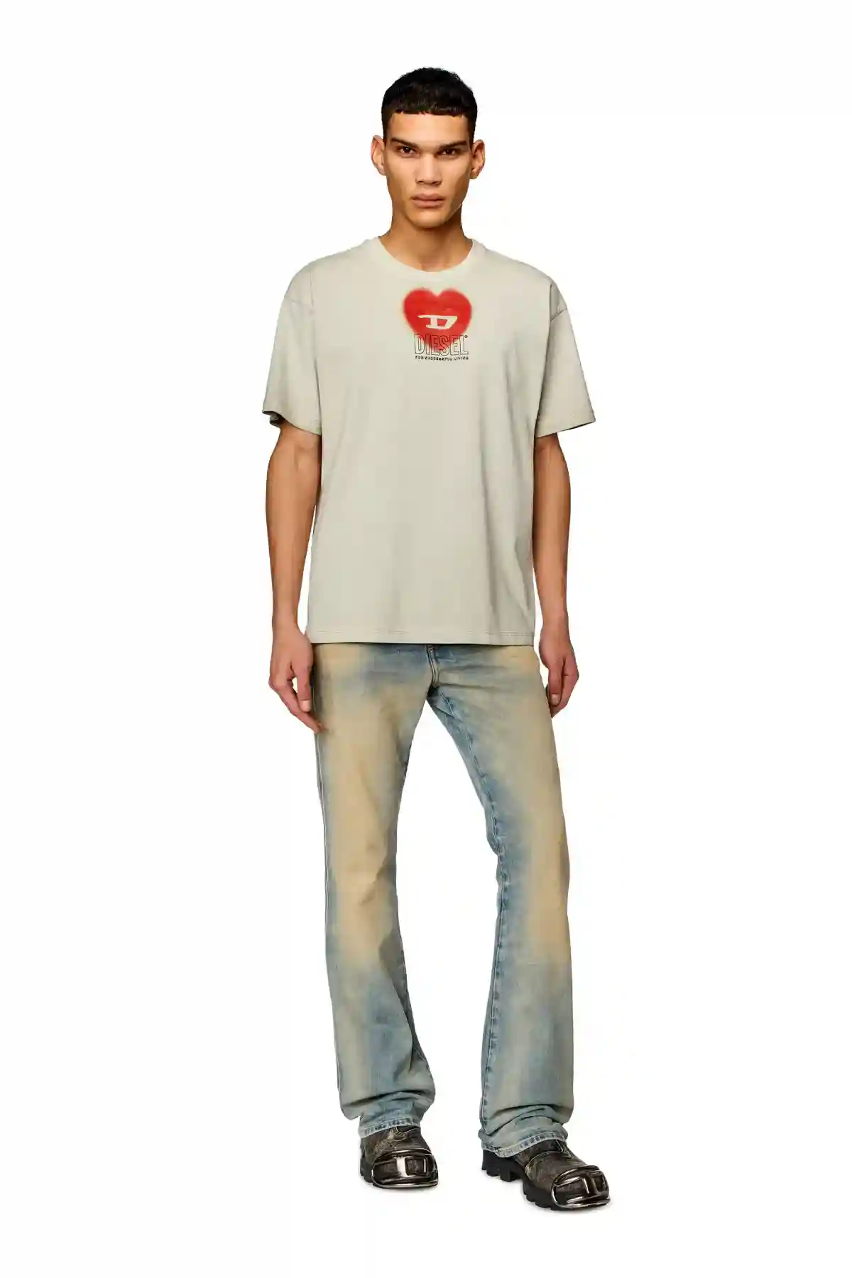 Beige T-shirt with heart print