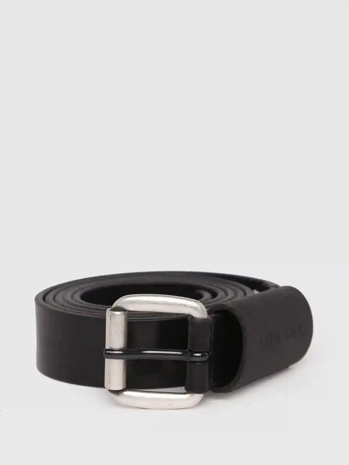 Black Leather belt with metal star on the tip