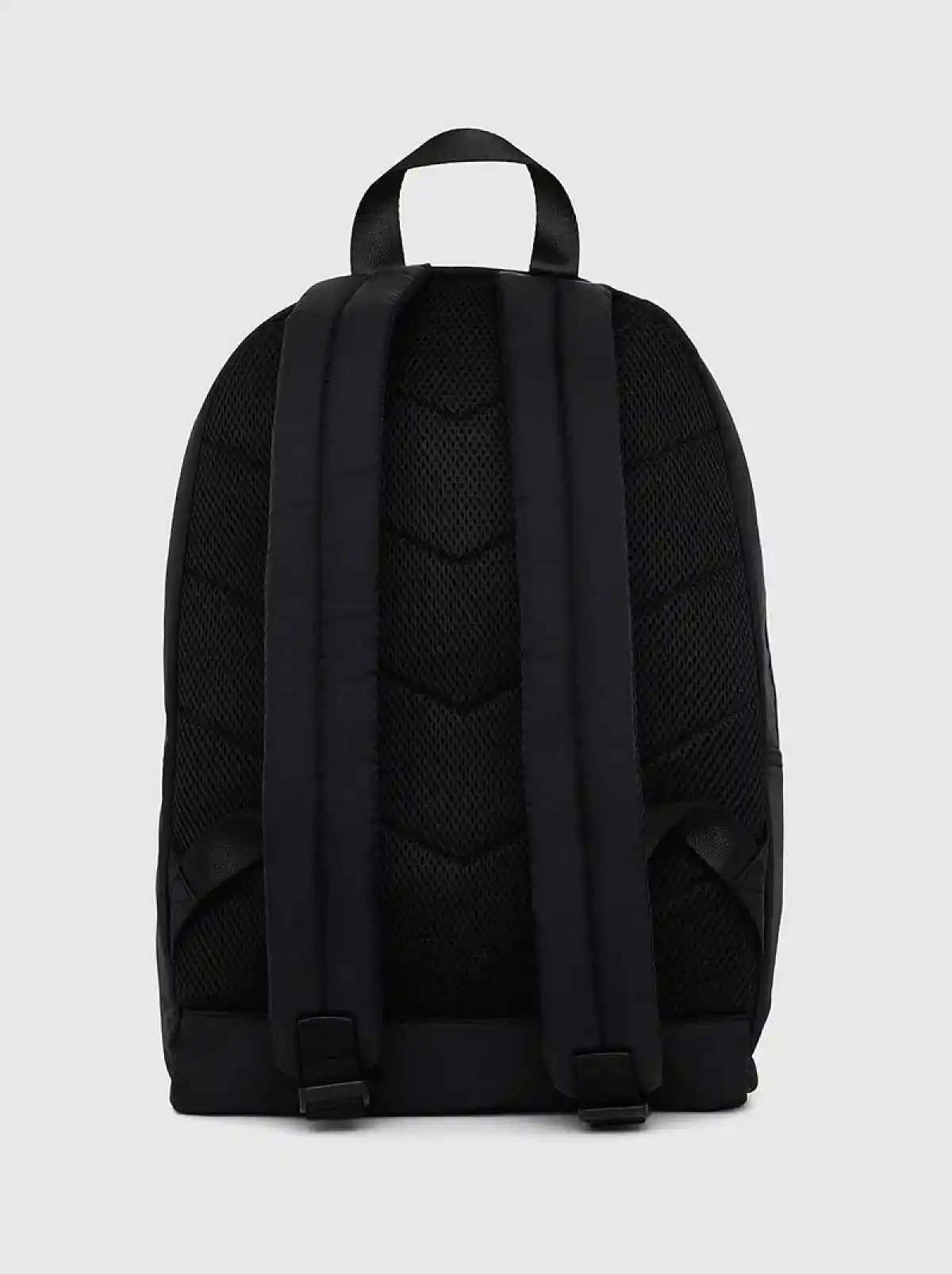https://cdn.fynd.com/v2/falling-surf-7c8bb8/fyprod/wrkr/products/pictures/item/free/original/diesel/X06264PR230T8013/1/h_KUMzhnMa-410220880001_2.webp