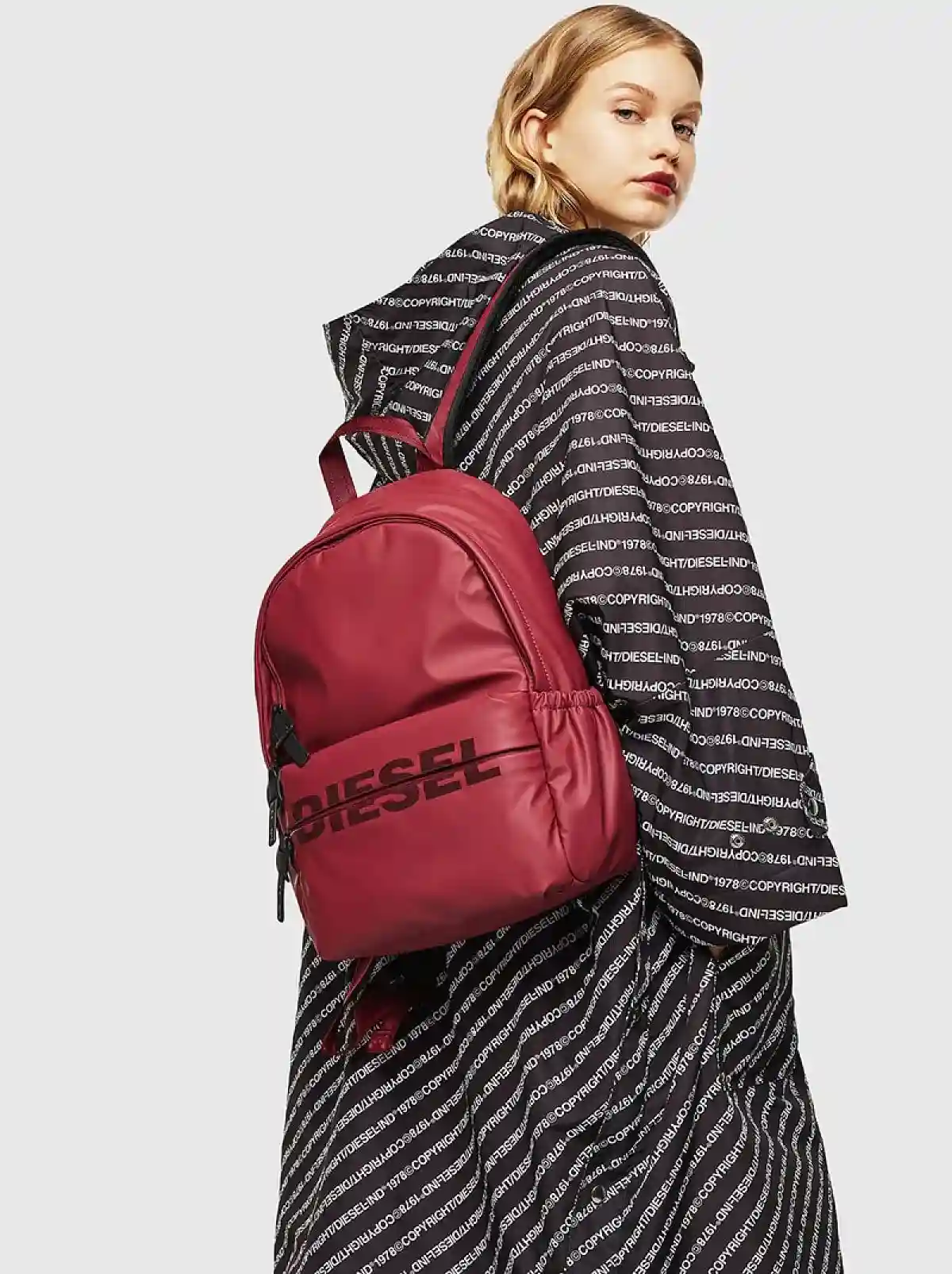 Red F-Bold Back II-Logo backpack in PU