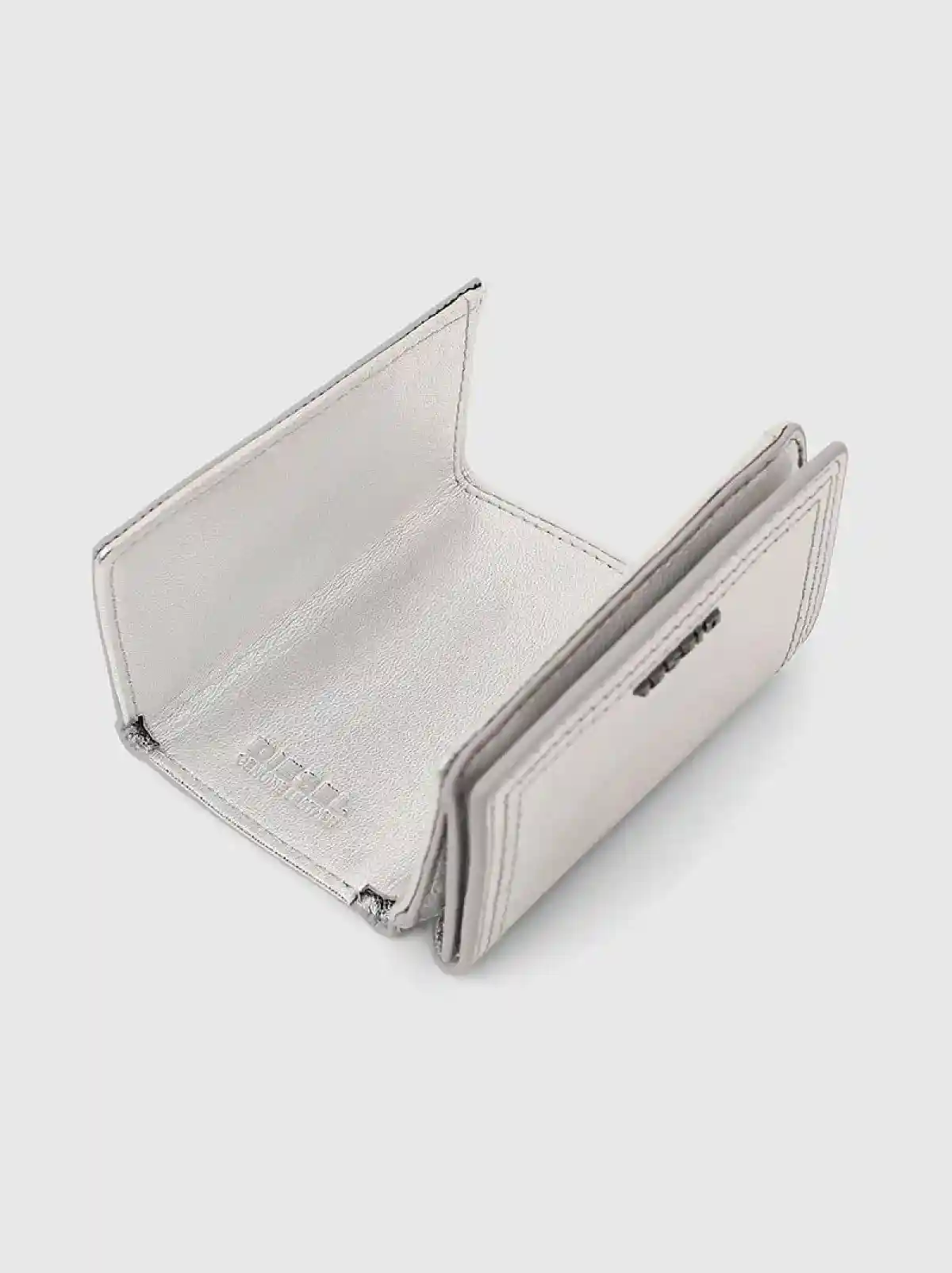 Silver Tri-fold wallet in leather