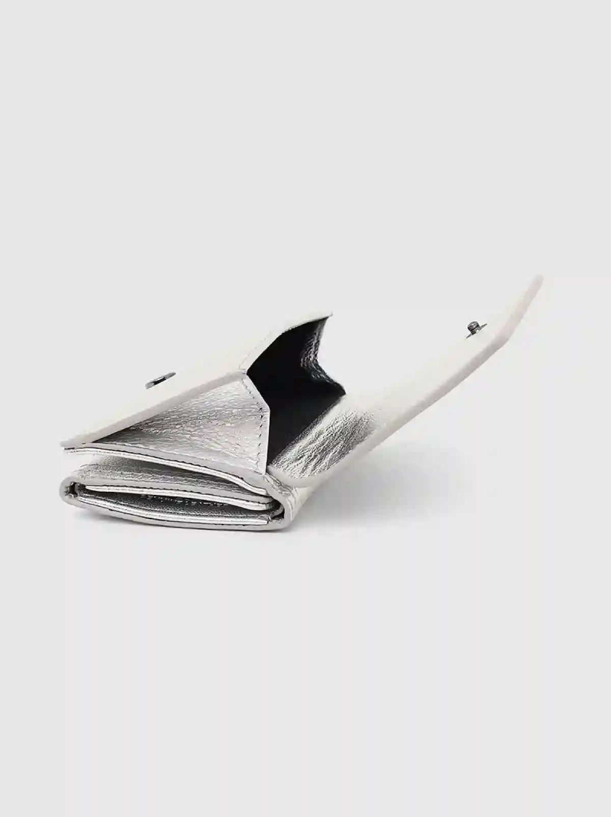 Silver Tri-fold wallet in leather