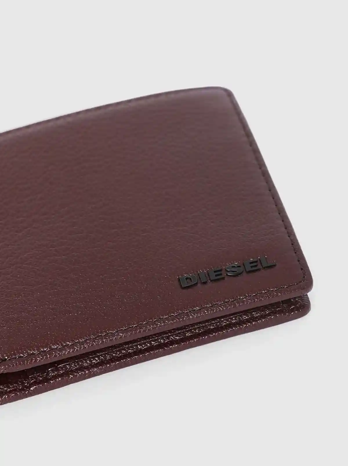Purple Bi-fold wallet in leather