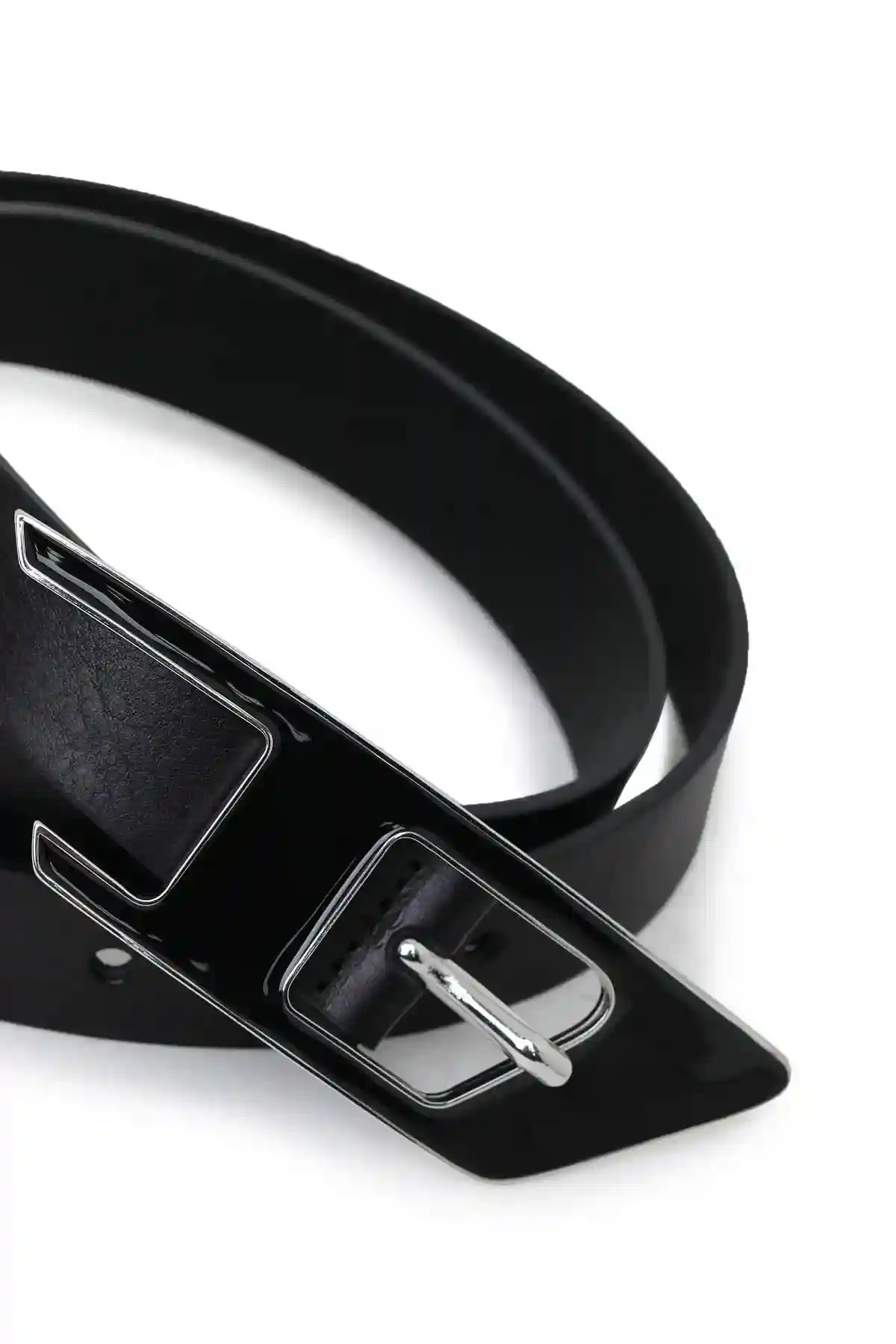 Black Leather belt with enamelled D buckle