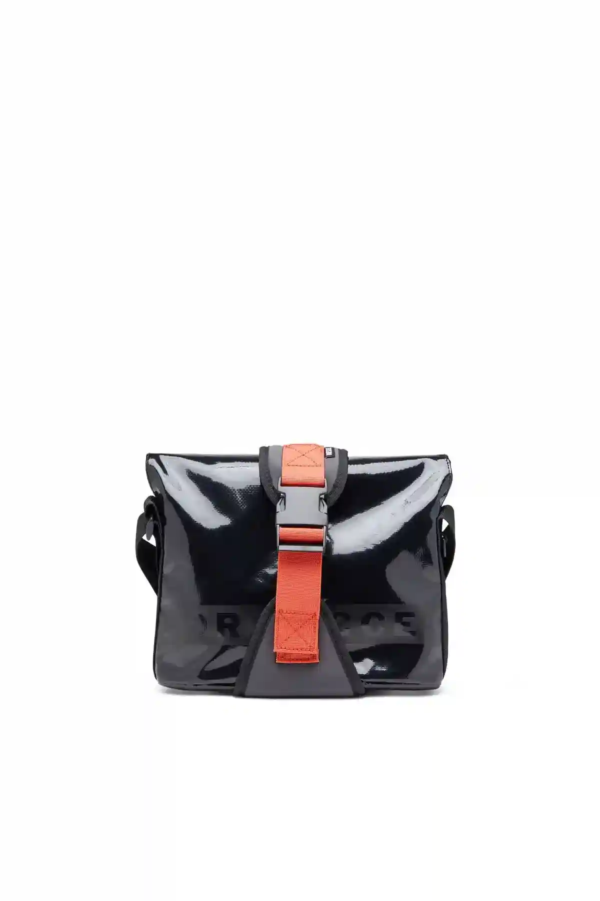 Black Trap Fill Shoulder S-Rolltop crossbody in tarpaulin