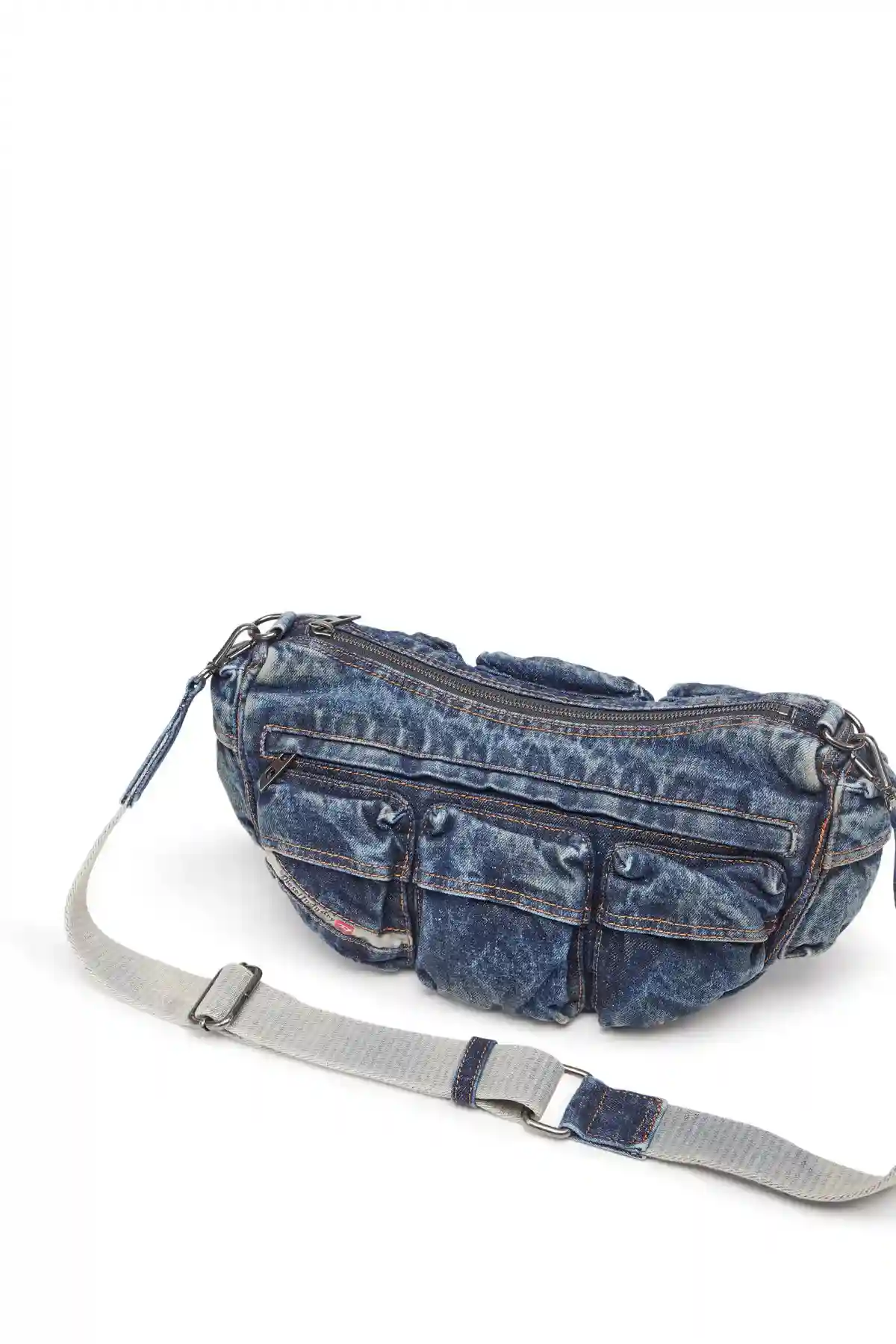 Blue Travel 3000-Multipocket bag in treated denim