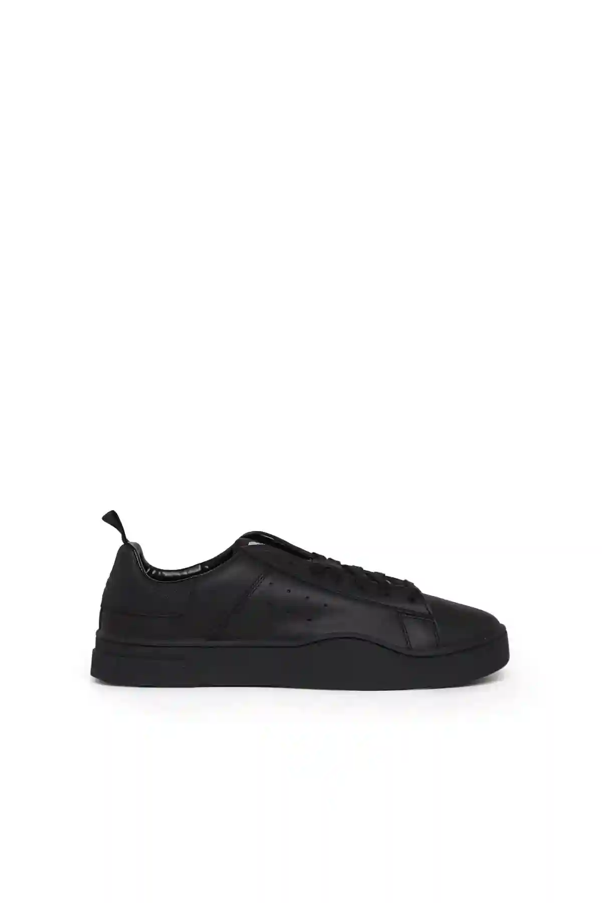 Black Sneakers in leather with mohawk logo