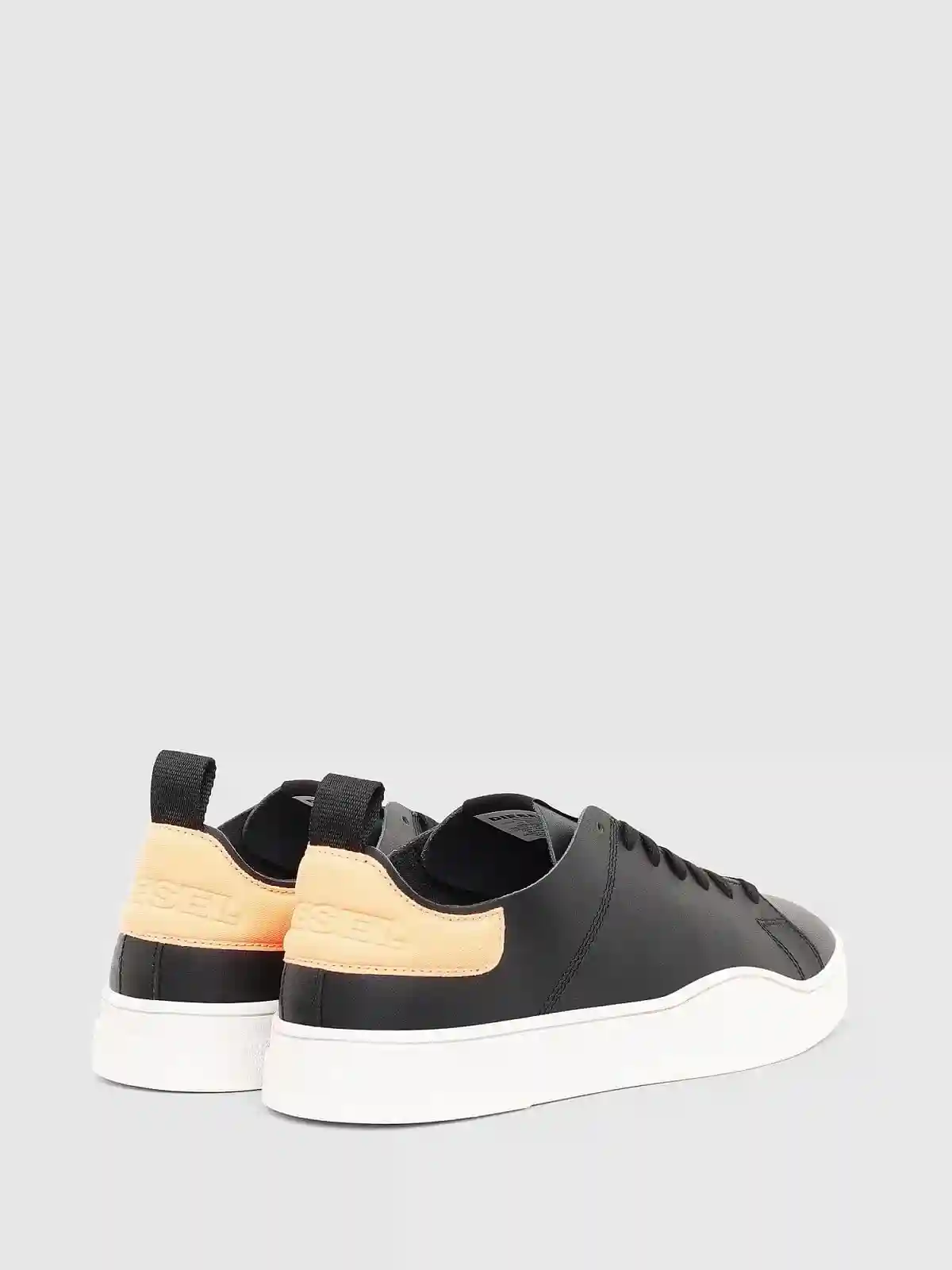 Blue Low-top sneakers in unlined leather