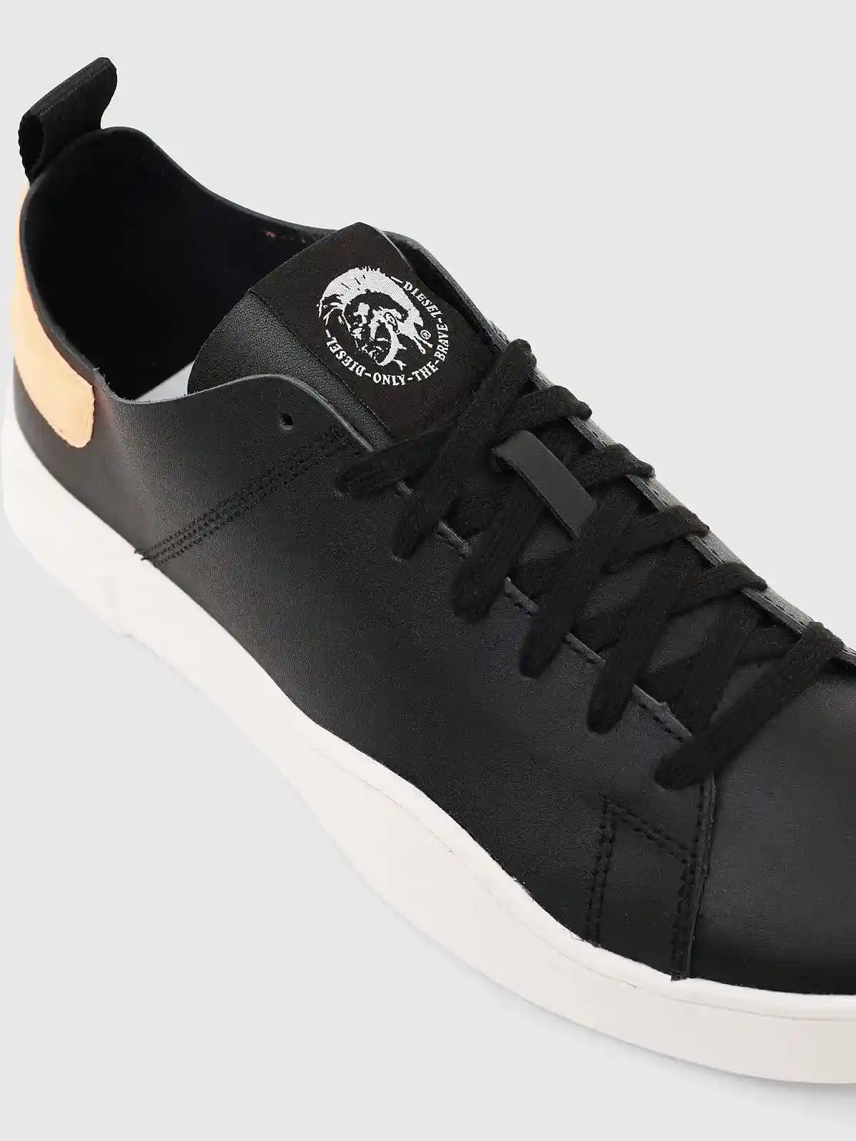 Blue Low-top sneakers in unlined leather