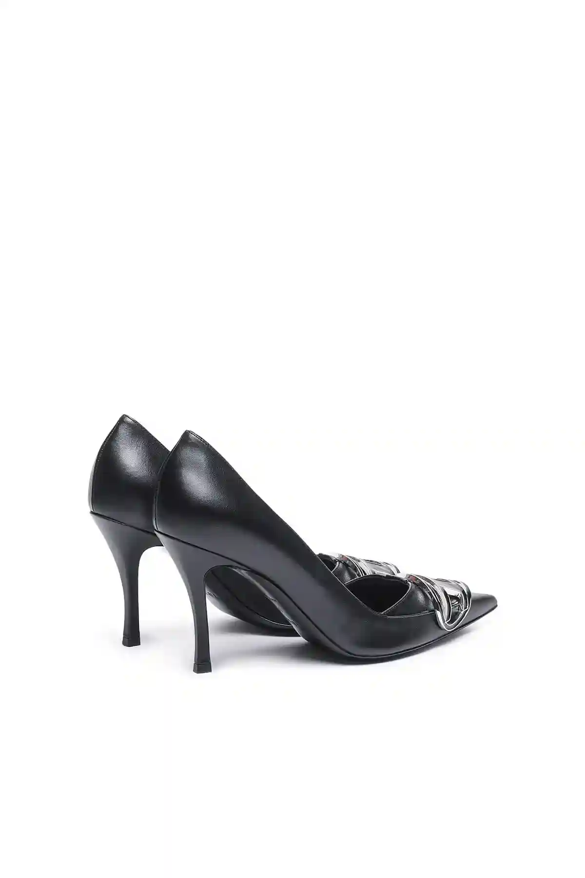 Black Leather pumps