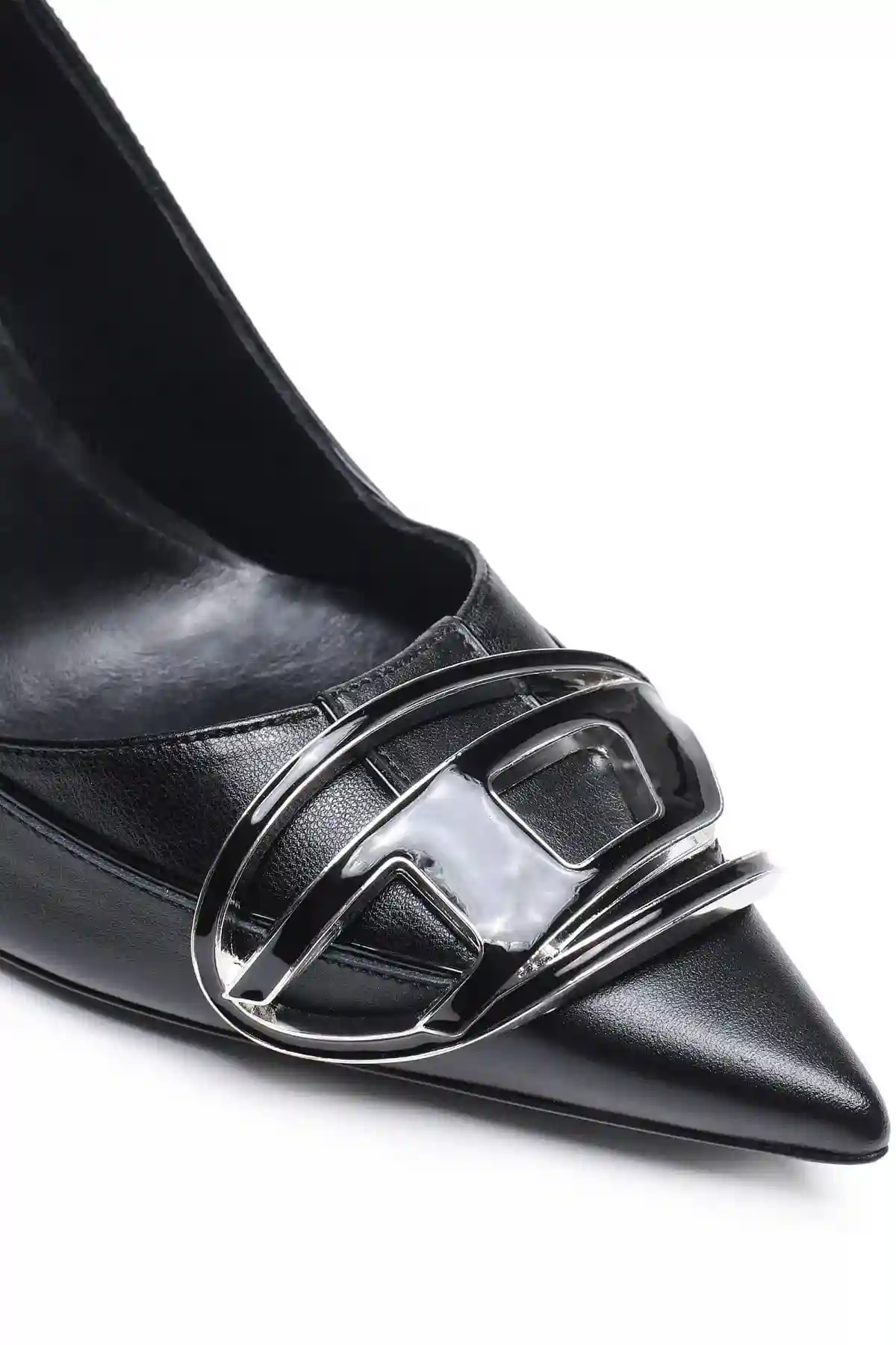 Black Leather pumps