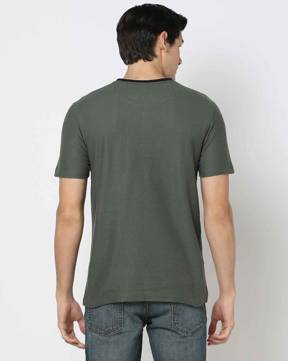 DNMX | Men Self-Stripe Slim Fit Henley-Neck T-Shirt|2