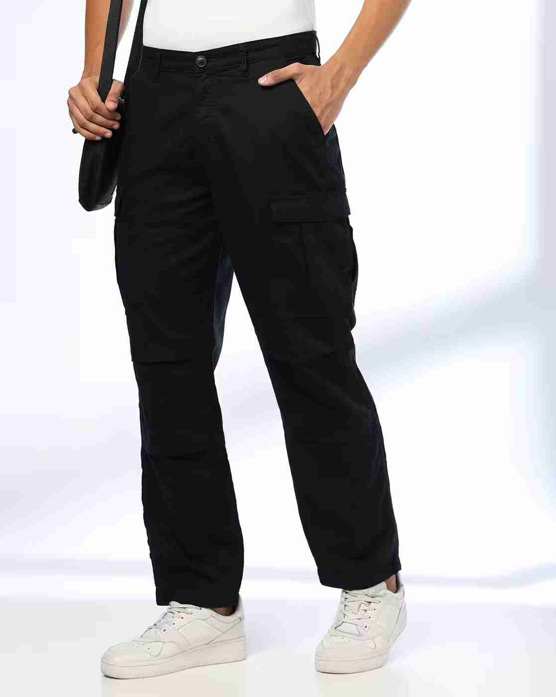 Men Loose Fit Cargos Pants