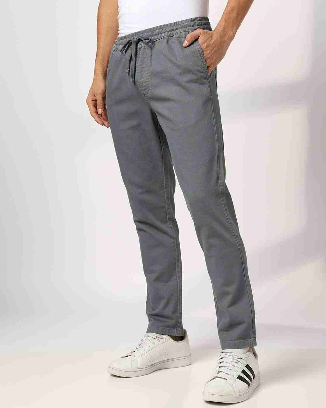 Men Regular Fit Pleated Chinos