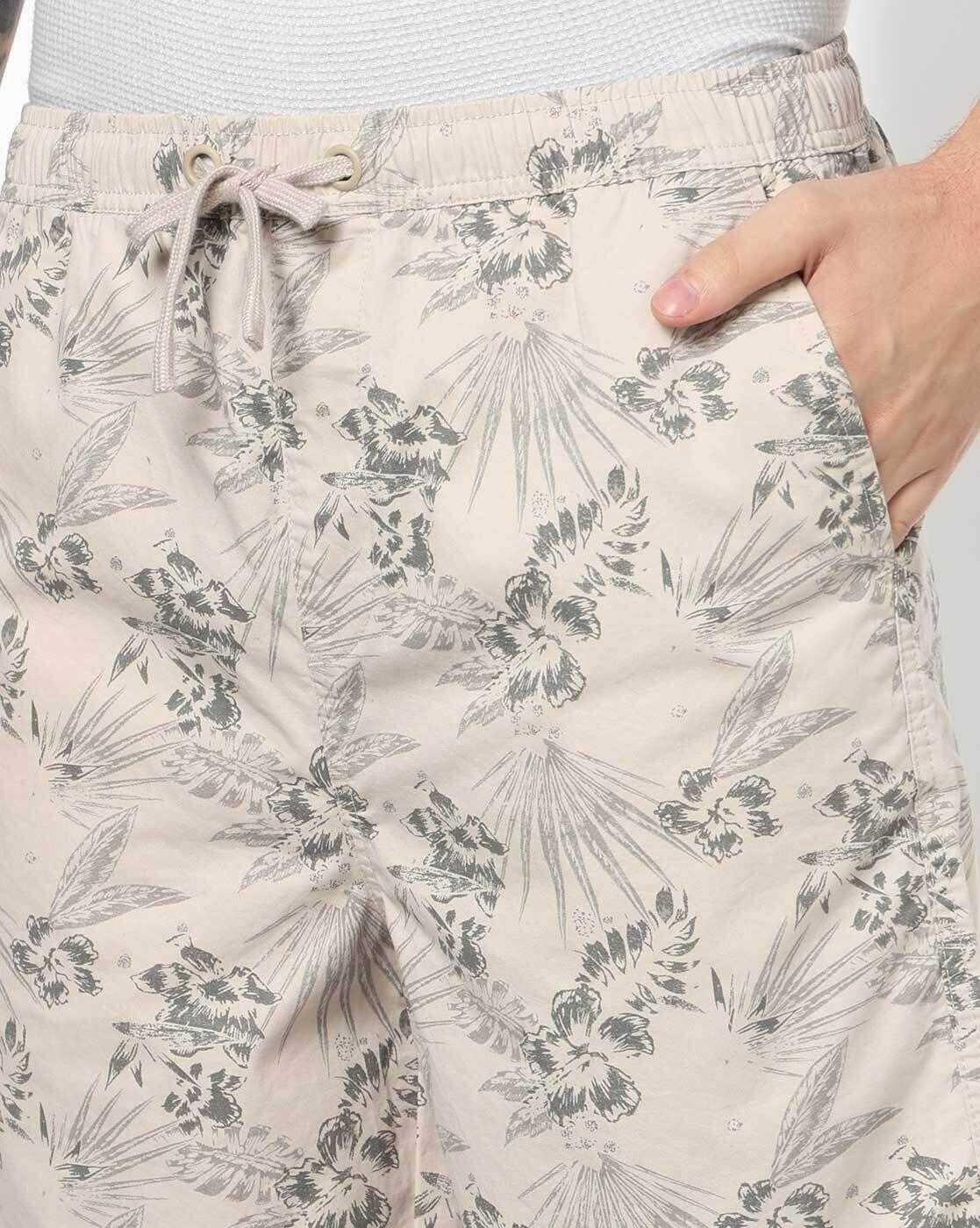 DNMX | Men Floral Print Slim Fit Shorts|3