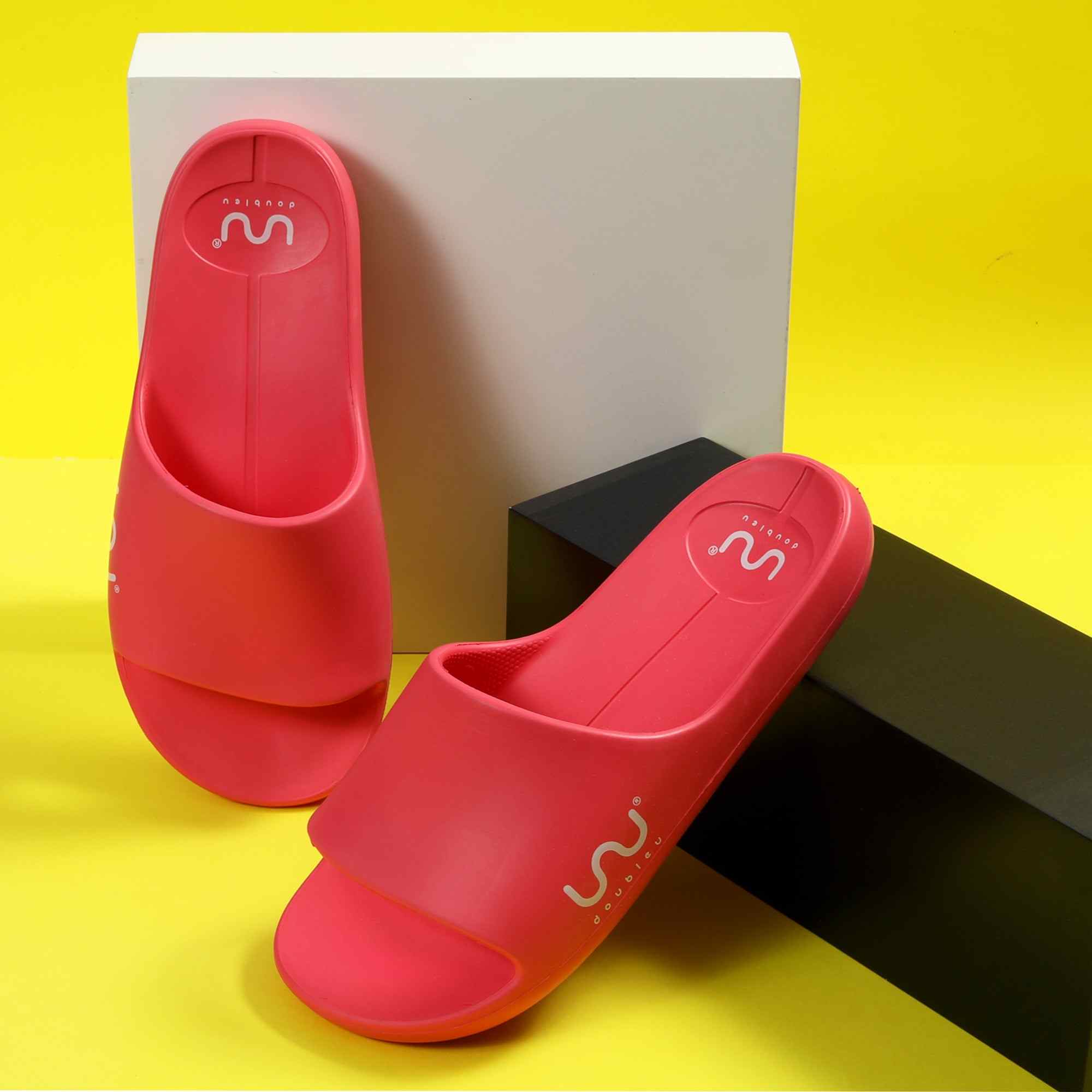 Women Regular Pink Highlight Flip Flops