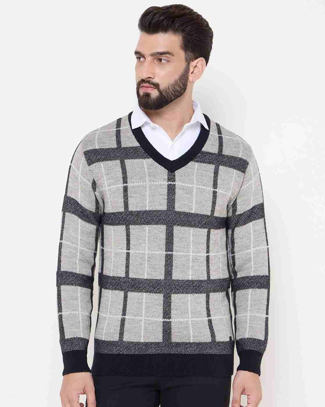 Men Checked Regular Fit V-Neck Pullover