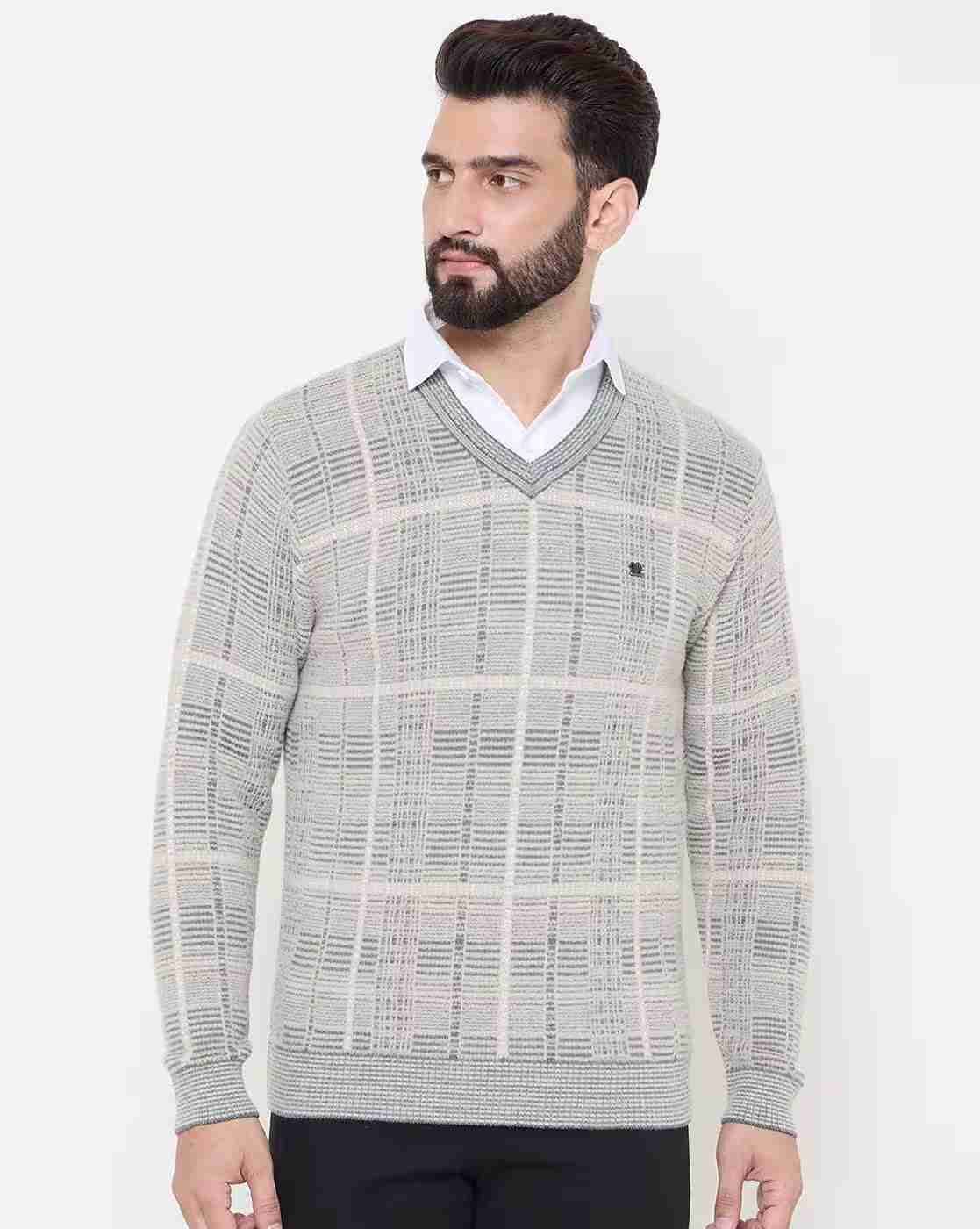 Men Checked Regular Fit V-Neck Sweater