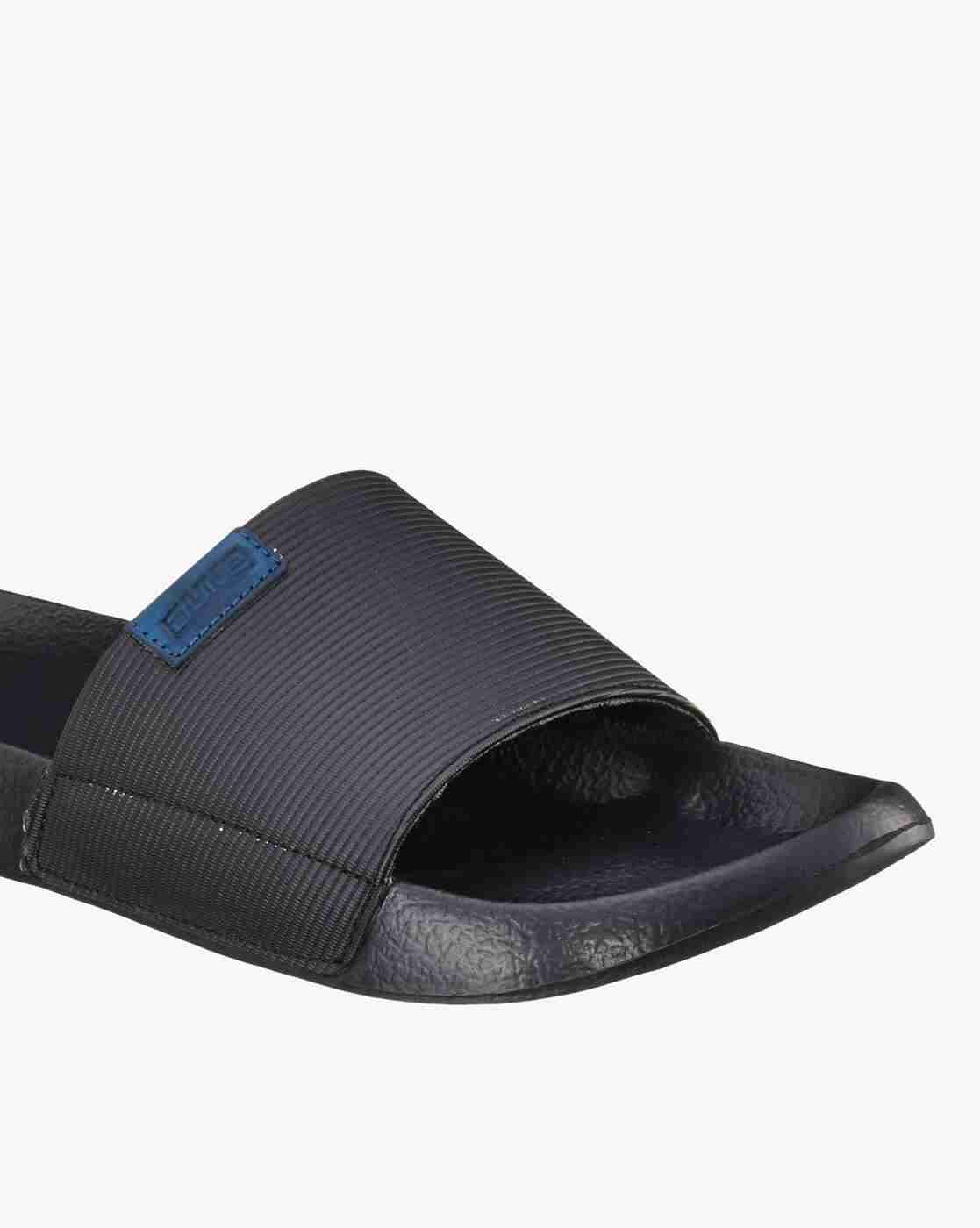 DUKE | Textured Slip-On Sliders|4
