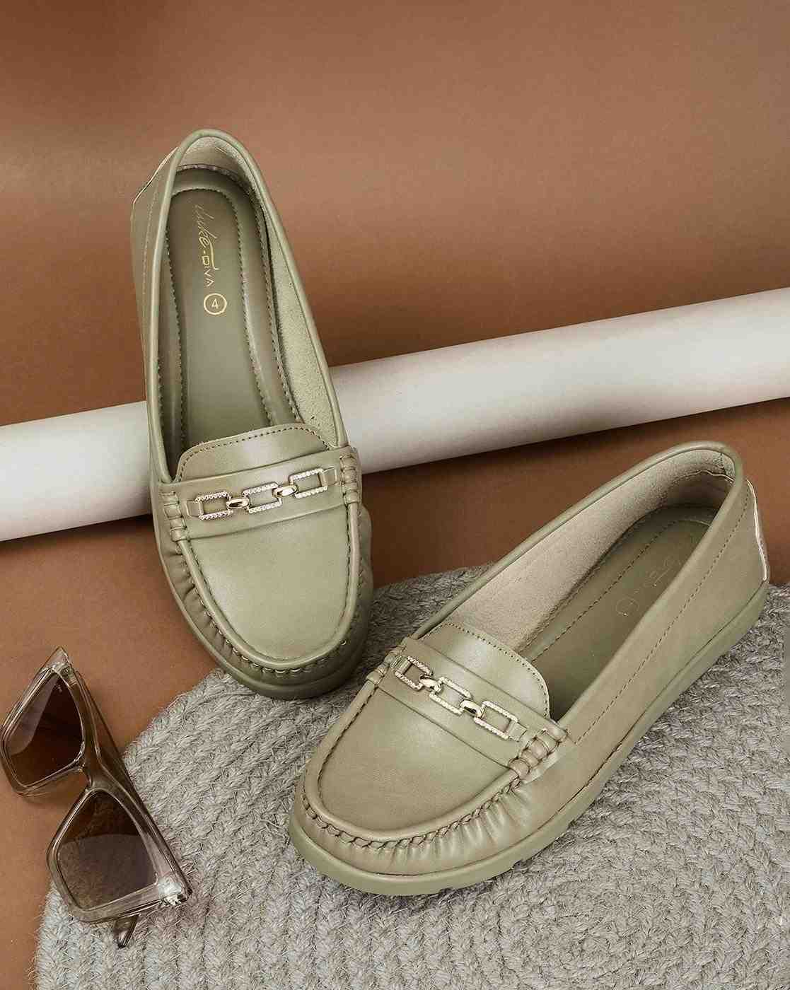 Women Round-Toe Loafers with Metal Accent