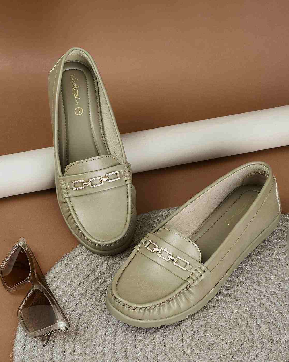 Women Round-Toe Loafers with Metal Accent