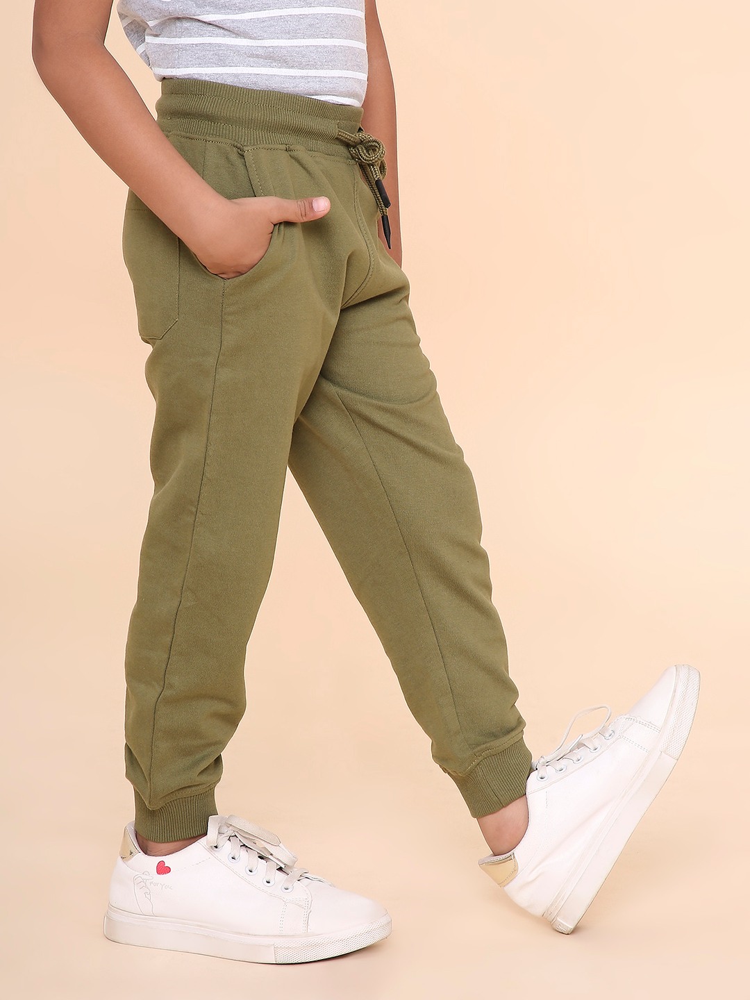 Boys Solid Sweatpant-Olive