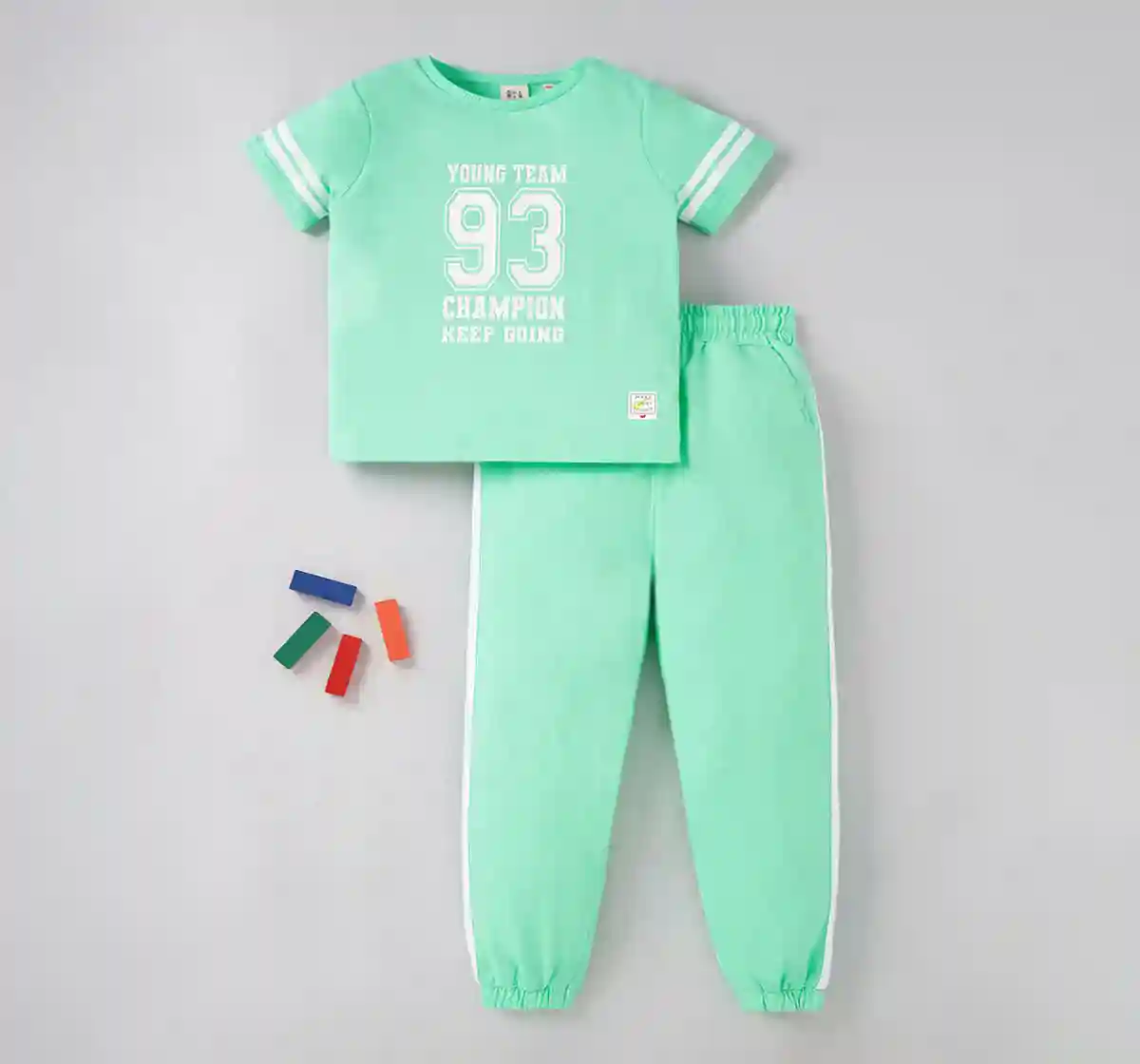 Girls Printed Tee And Joggers Set
