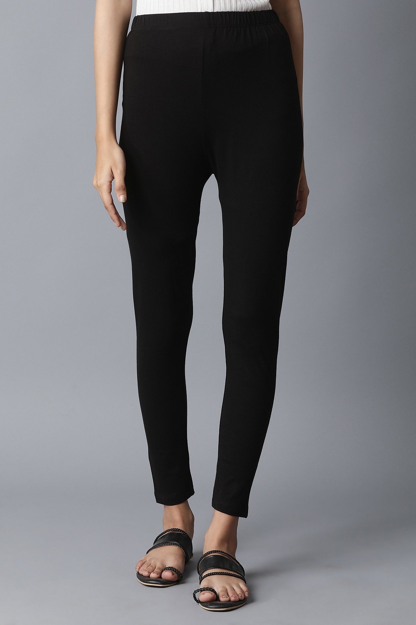 Elleven Women's Black Solid Ankle-Length Rayon Tights
