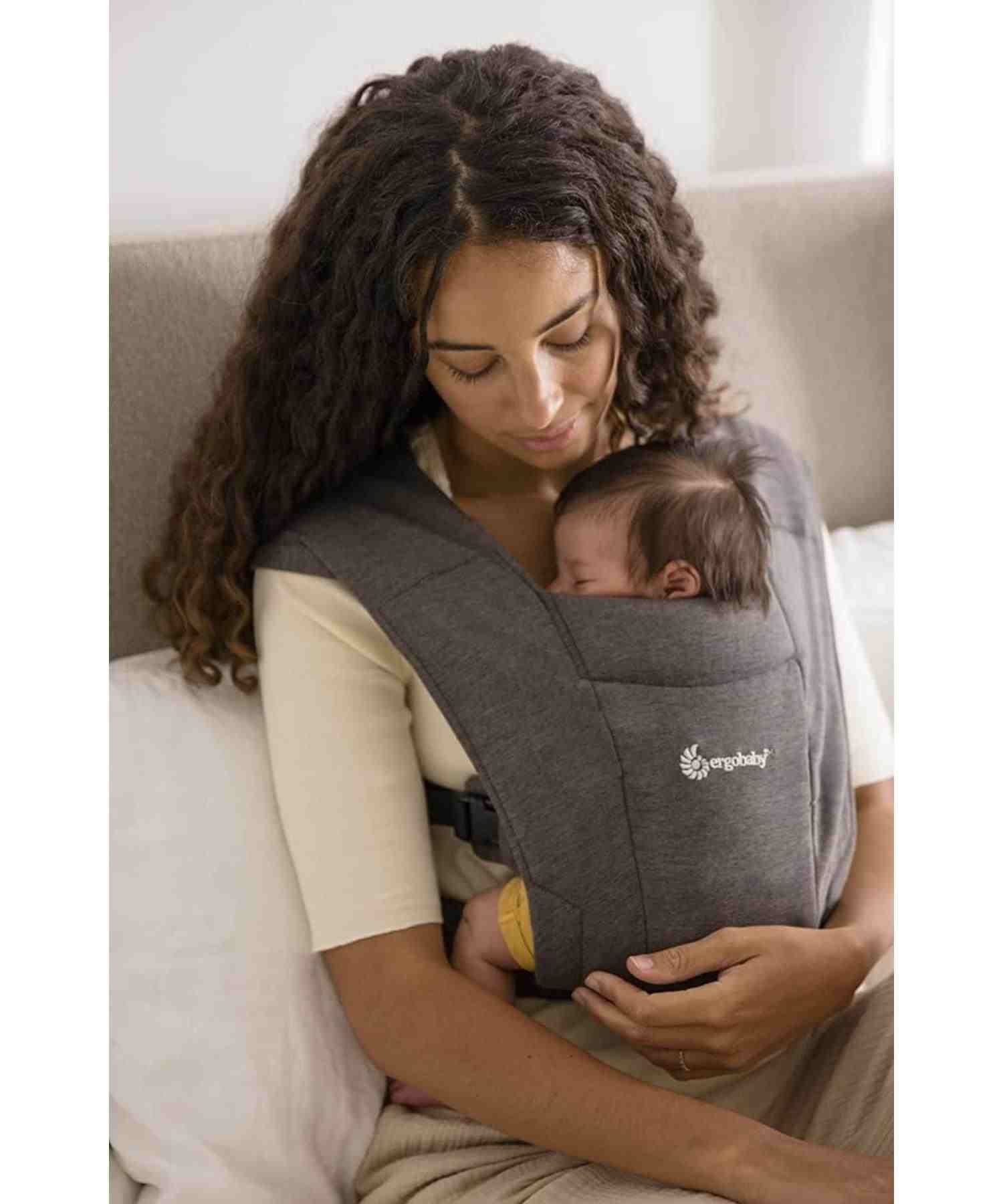 https://cdn.fynd.com/v2/falling-surf-7c8bb8/fyprod/wrkr/products/pictures/item/free/original/ergobaby/BCEMAGRY/5/1NsHfXovdN-493659076_6.jpg