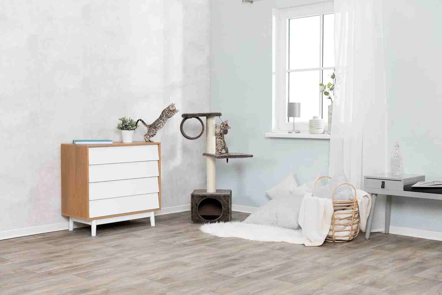 Trixie San Fernando Cat Tree (106 cm, Platinum Grey)