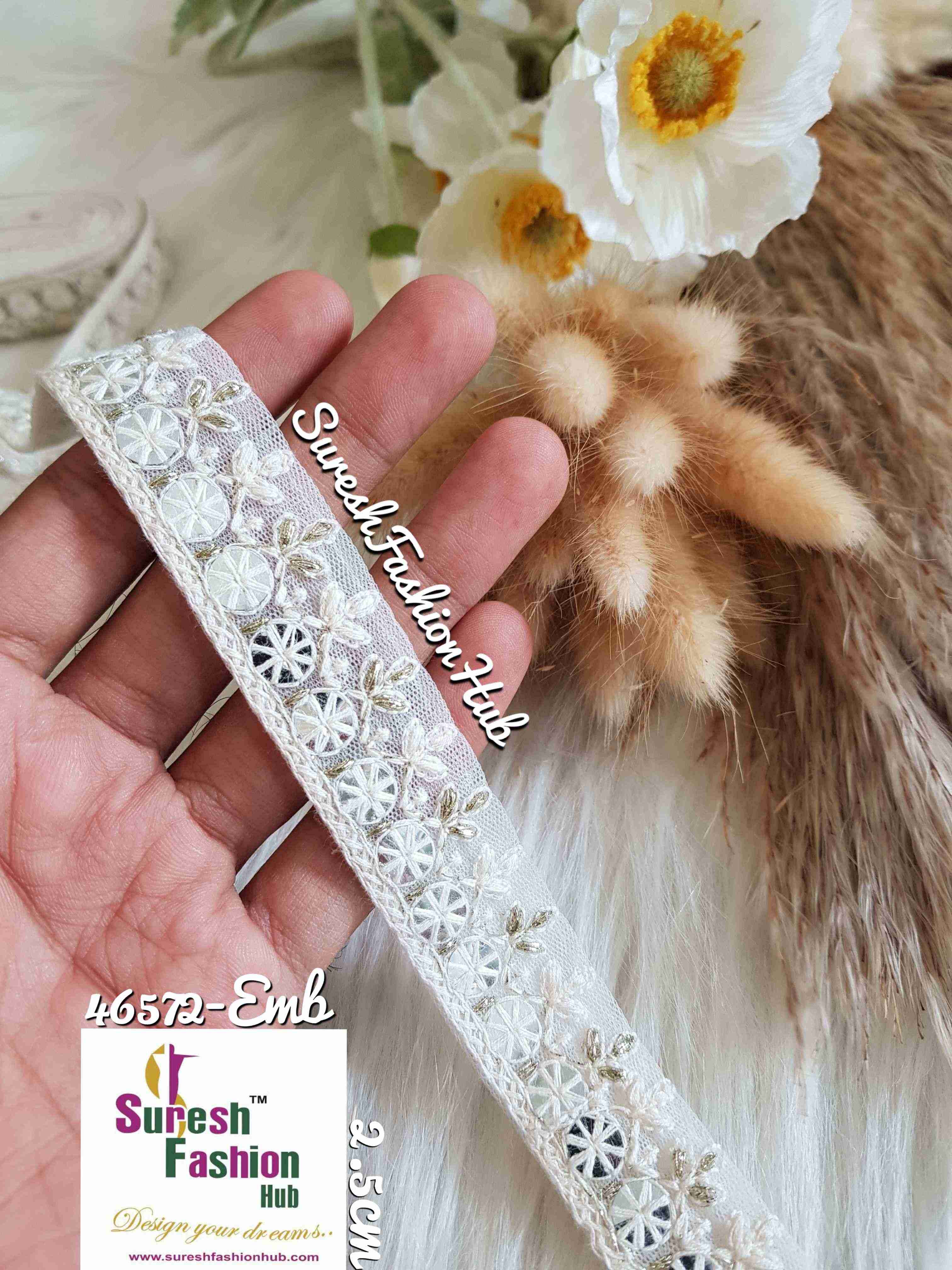 Nazia Lucknowi Jari Trim