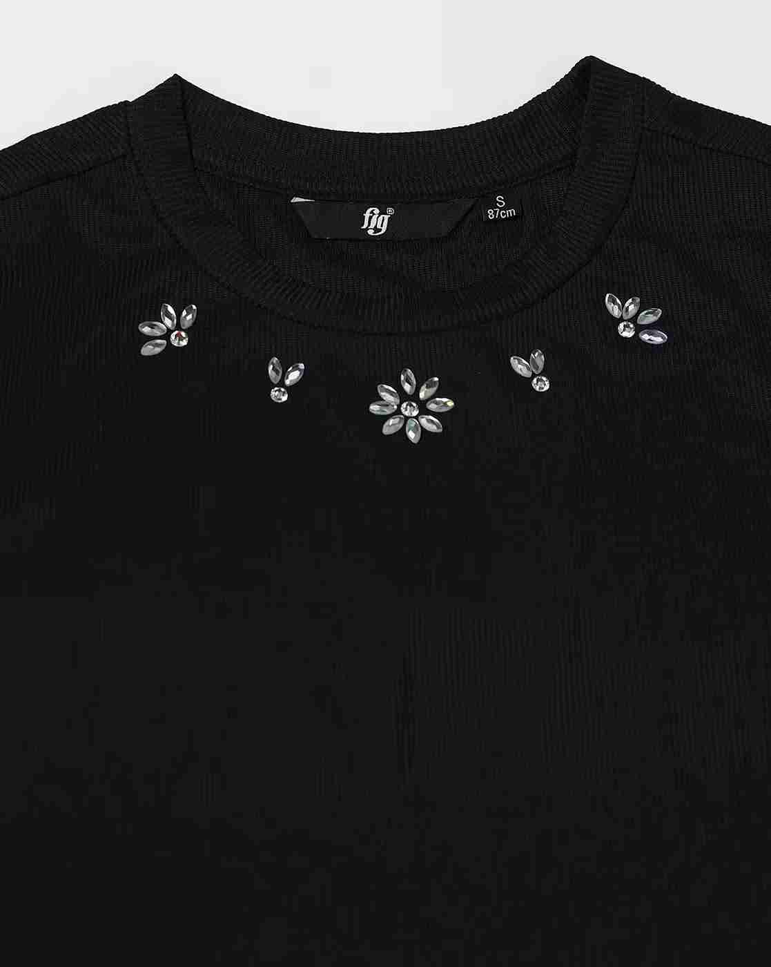 FIG | Women Ribbed Slim Fit Crew-Neck T-Shirt with Front Rhin|4