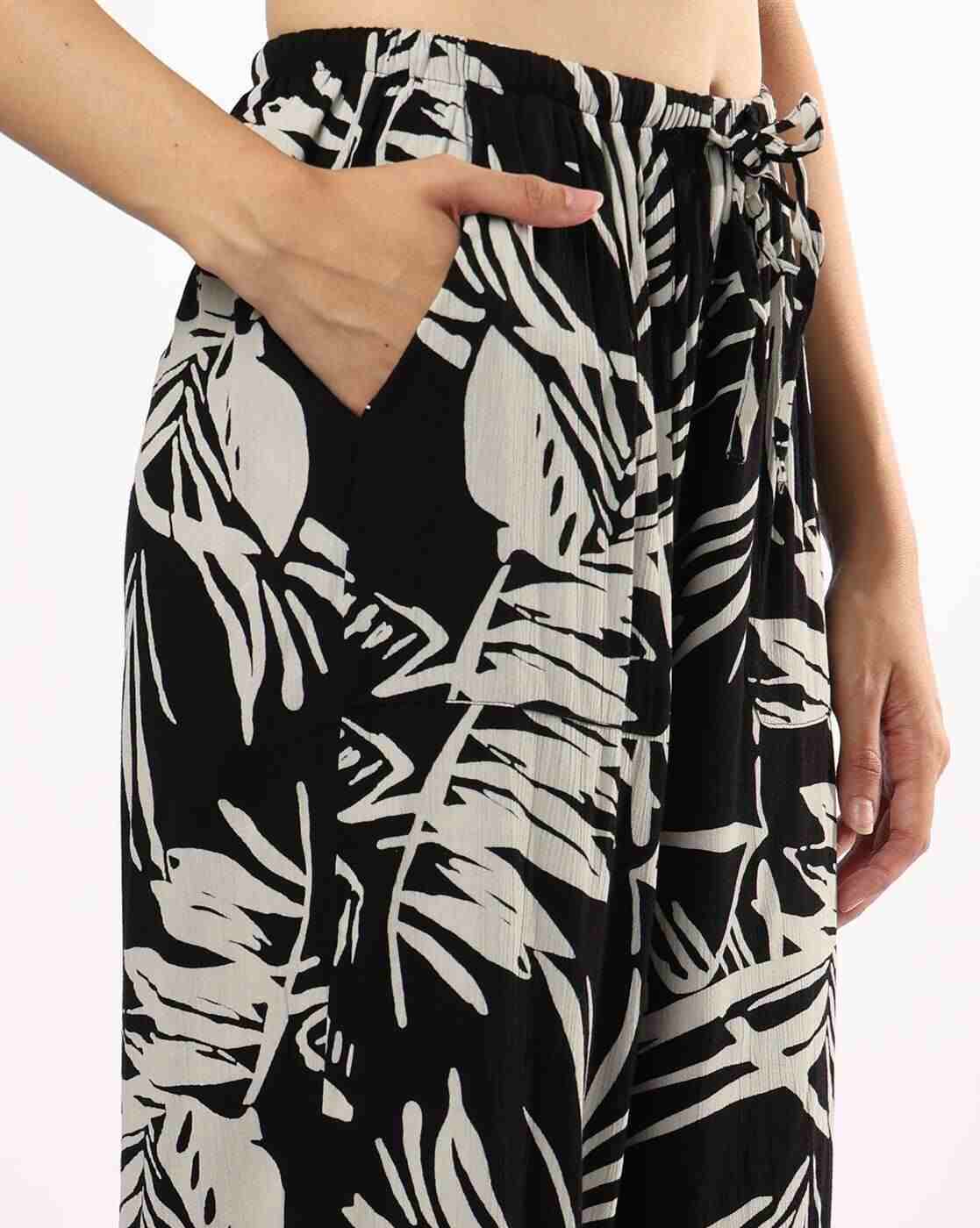 FIG | Women Leaf Print Relaxed Fit Trousers|3