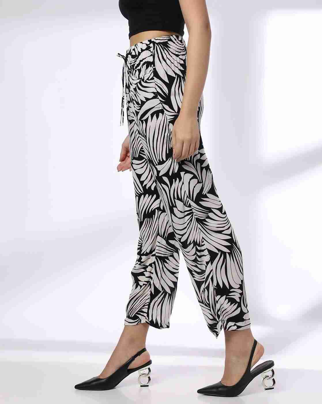 FIG | Women Stencil Floral Print Relaxed Fit Pants|1