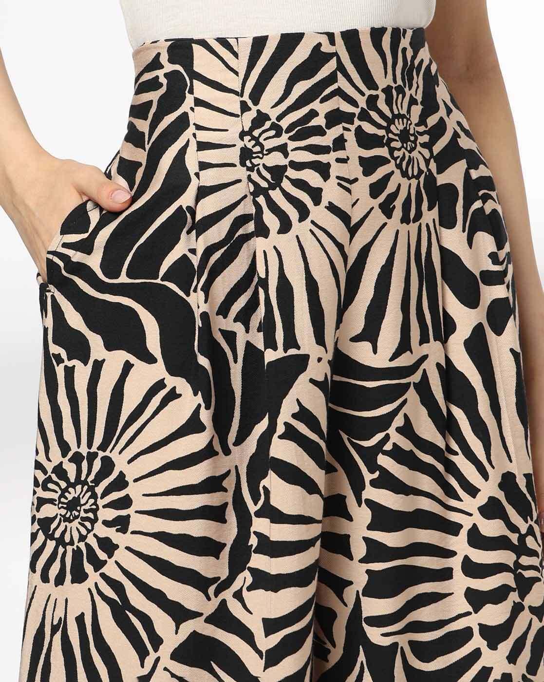 FIG | Women Printed Relaxed Fit Trousers|3