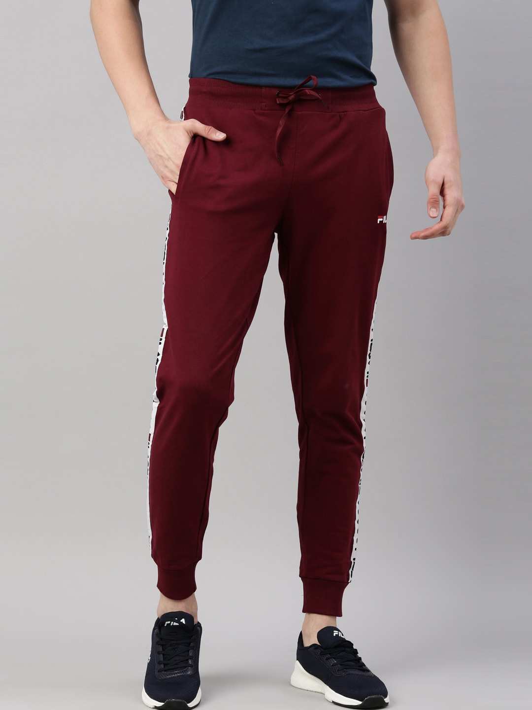 Red fila shop joggers