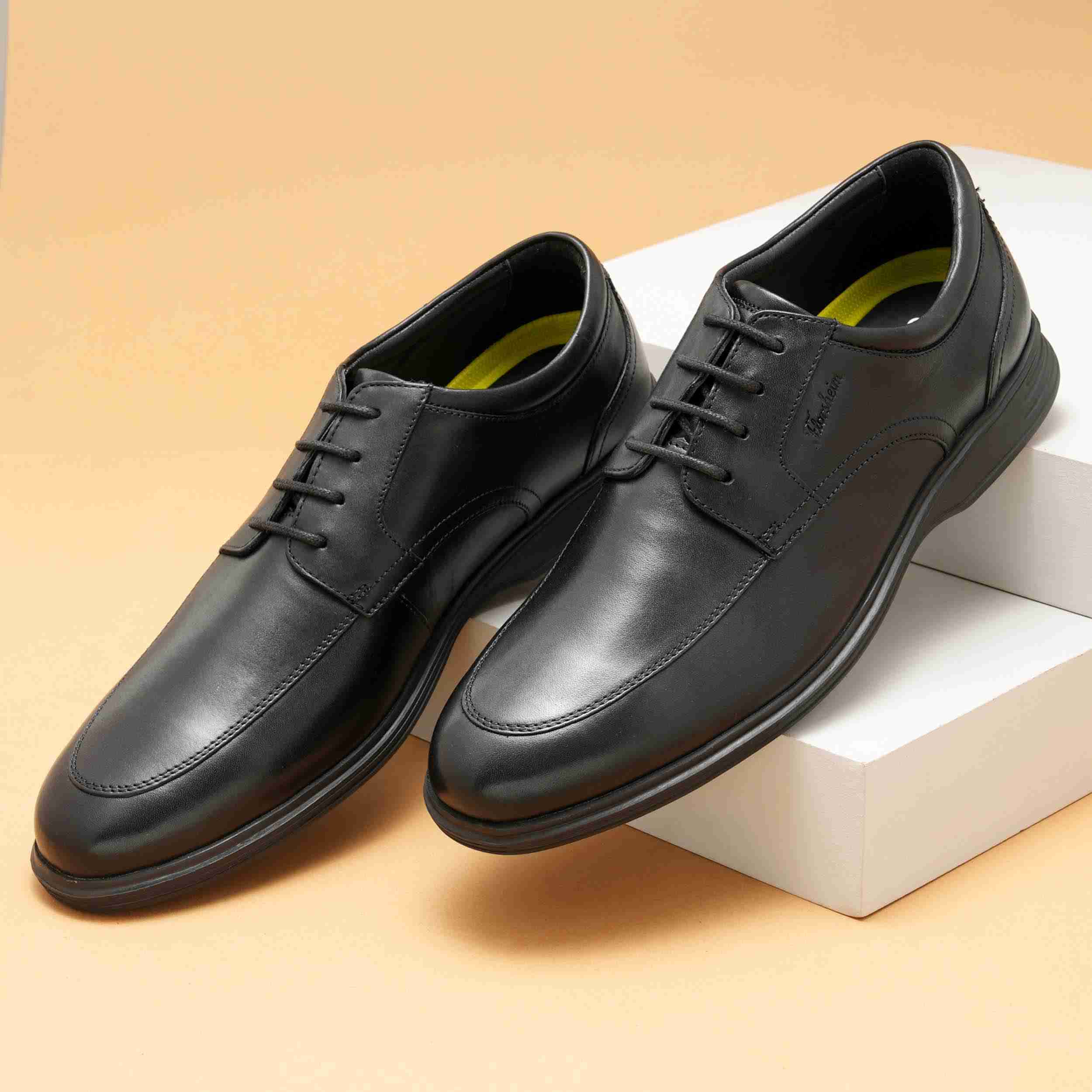 The California Black Men Dress Shoe Florsheim