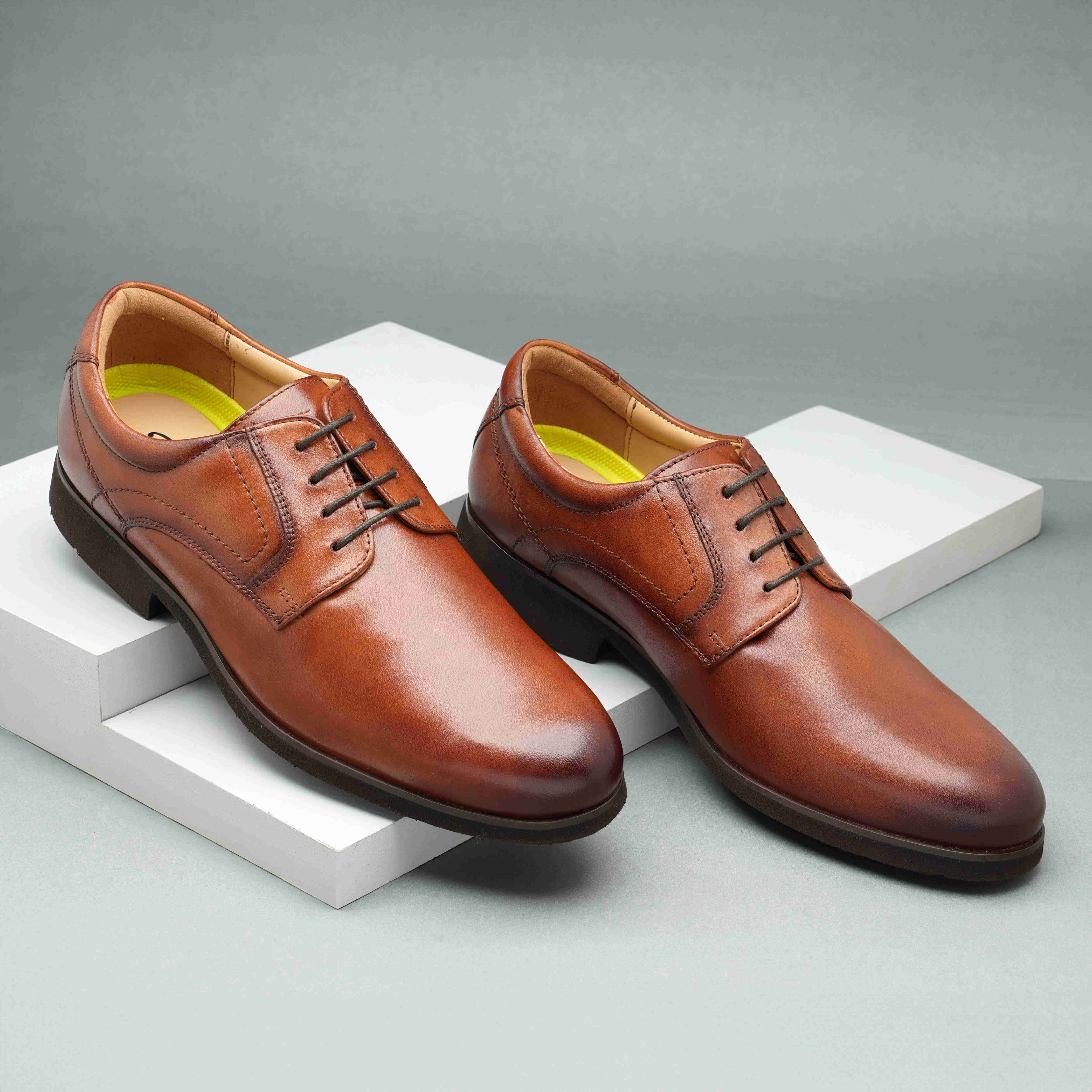 The Uptown Tan Men Ultra Comfort Florsheim