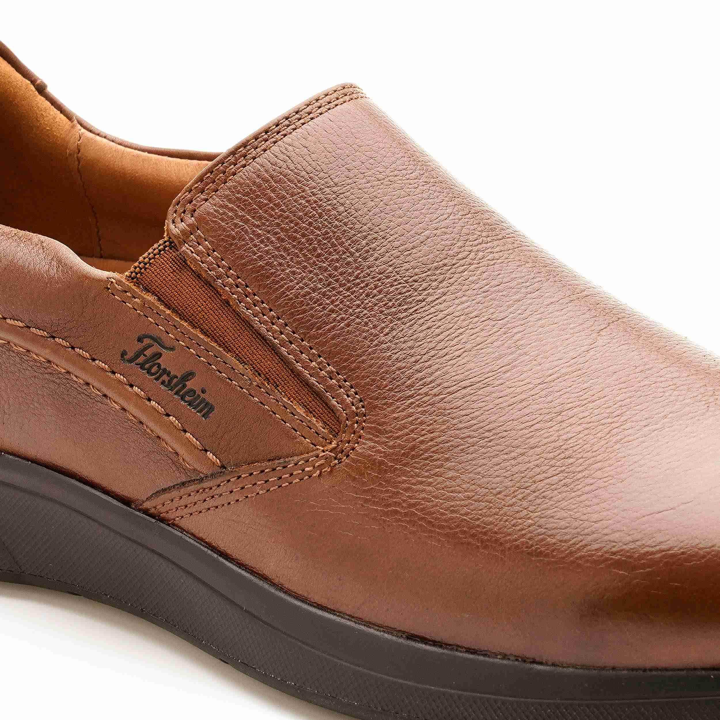 The Beetle Tan Men Plain Toe Slip-On Florsheim