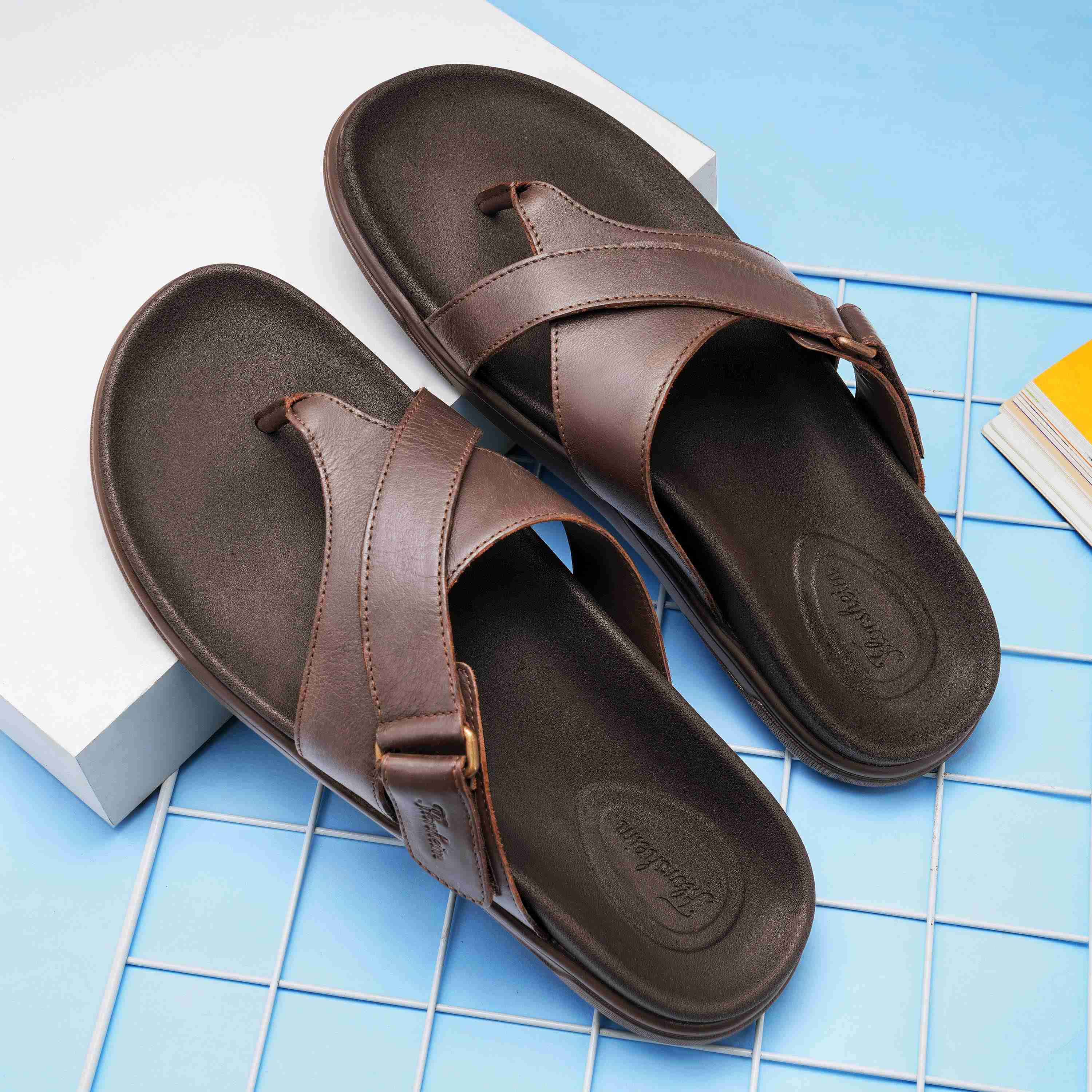 Thye Comet Brown Men Slipper Florsheim